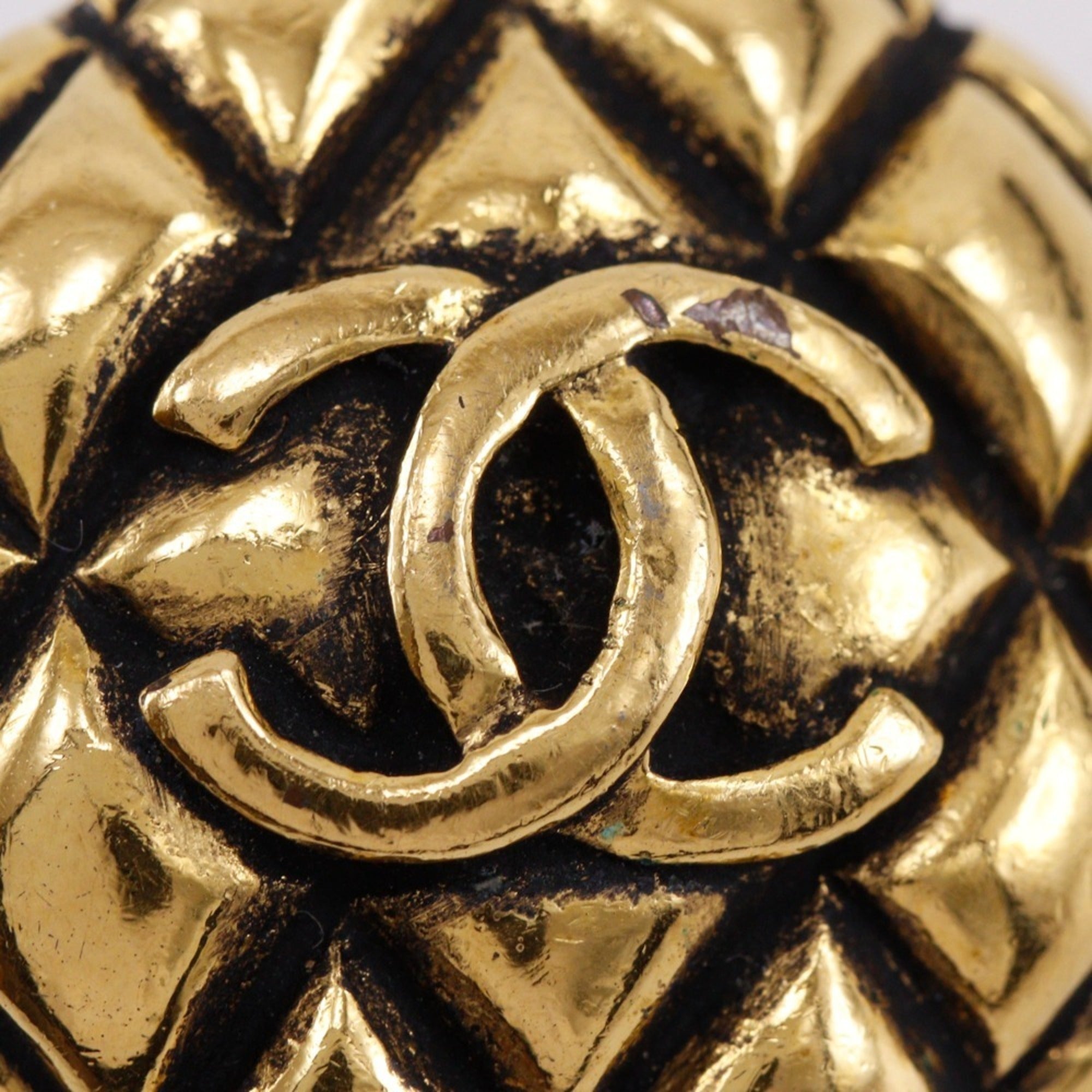 CC Logo Clip-On Earrings Metal Gold-Tone Metal