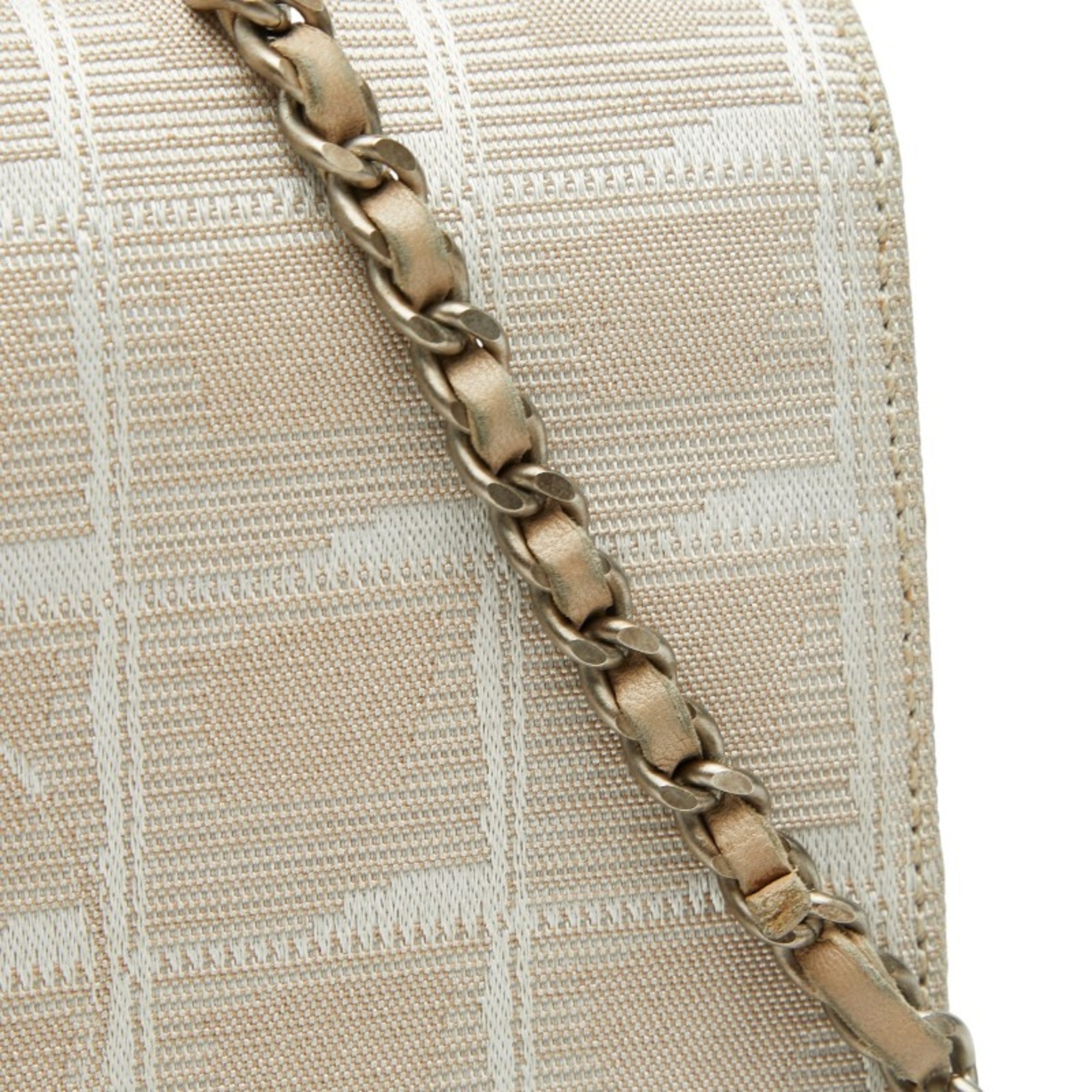 Travel Line Wallet on Chain Quilted Nylon
