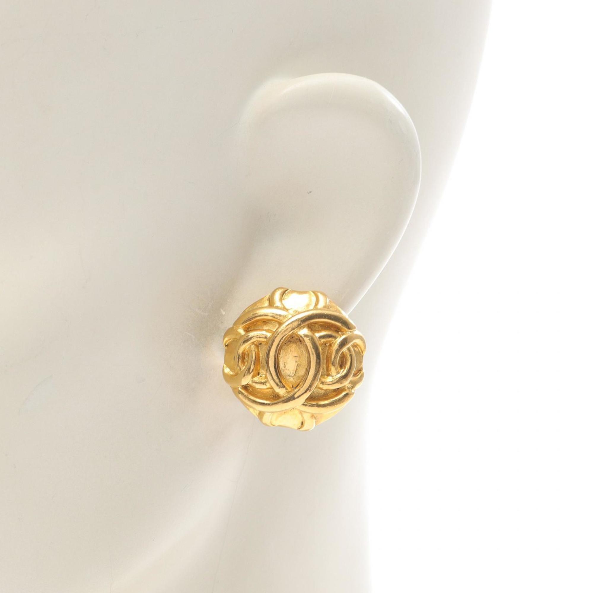 CC Logo Clip-On Earrings Metal Gold-Tone Metal