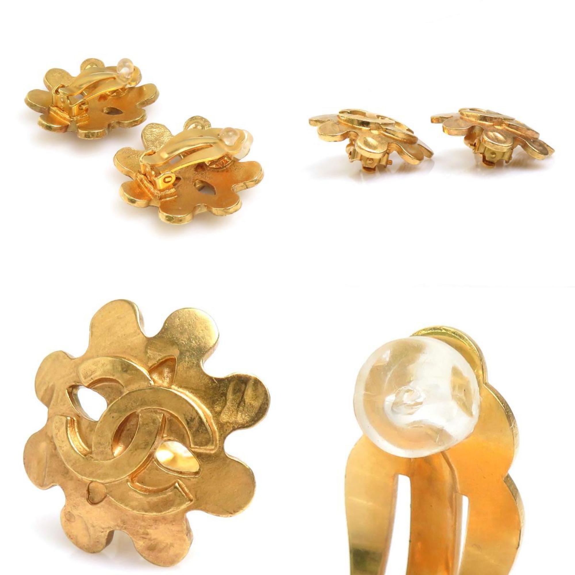 CC Logo Clip-On Earrings Gold-Tone Metal Gold-Tone Metal