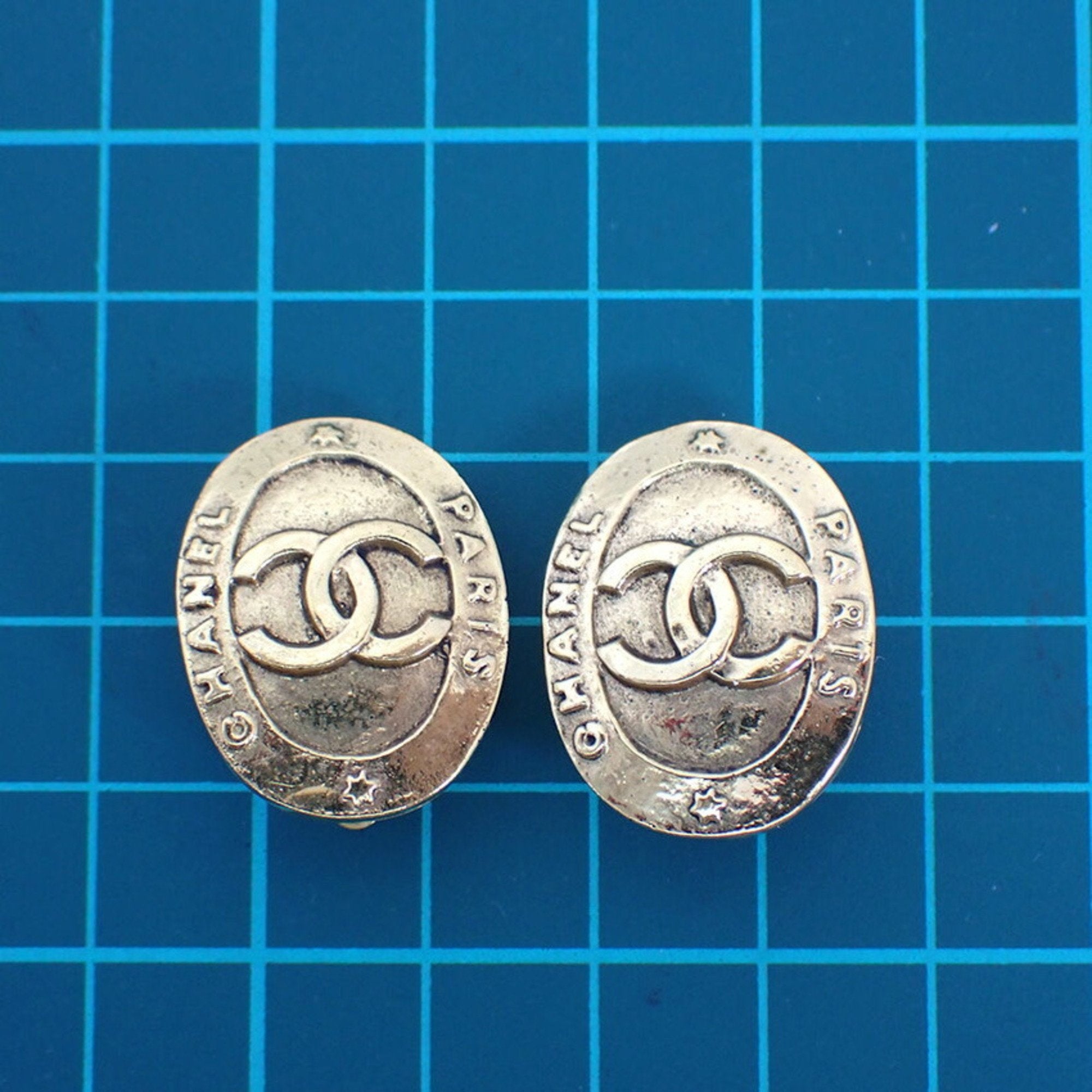 CC Logo Clip-On Earrings Metal Gold-Tone Metal