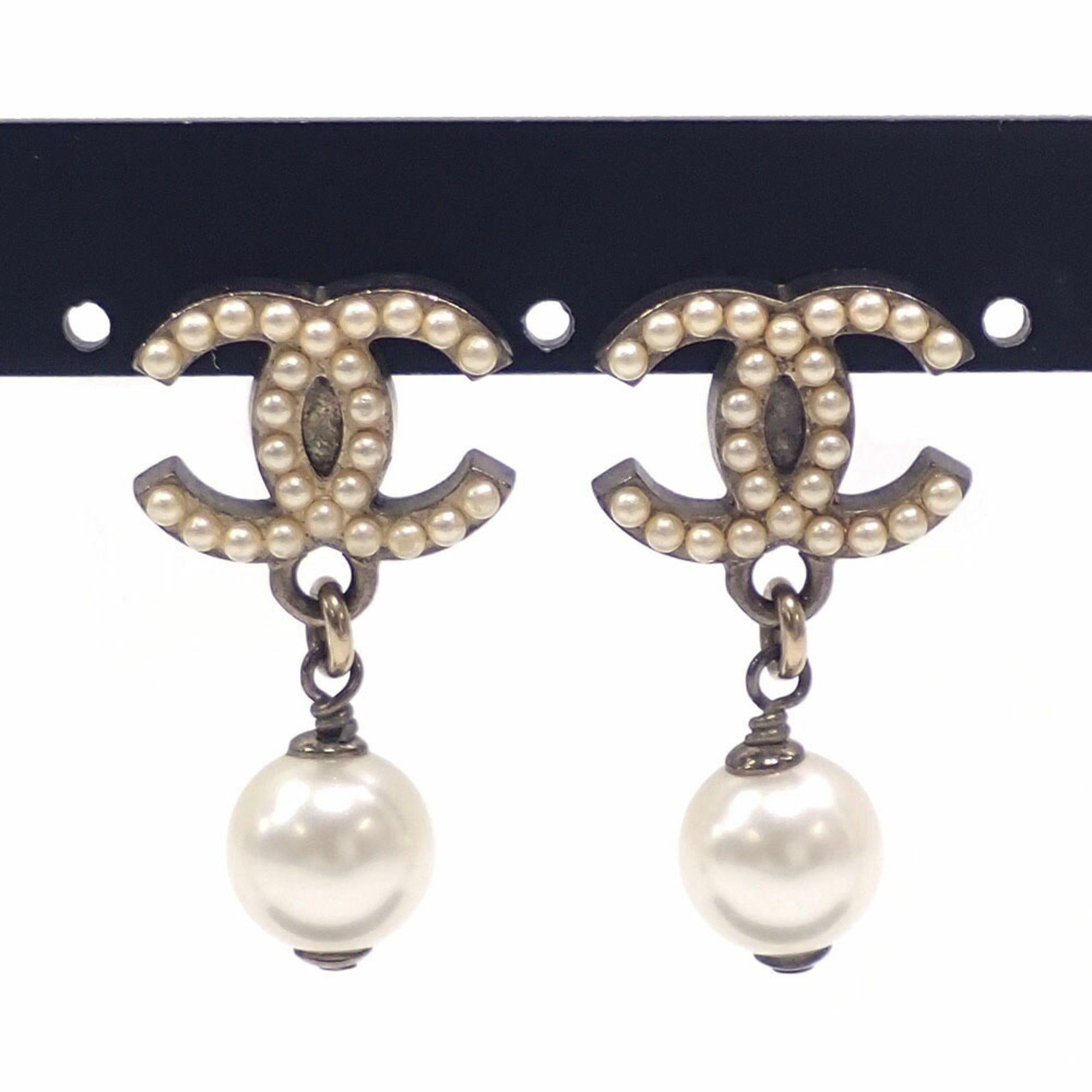 CC Logo Earrings Metal