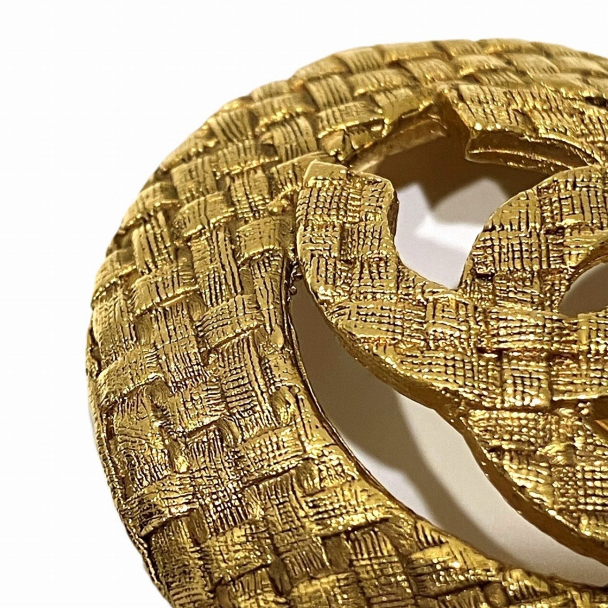 Vintage Brooch Metal