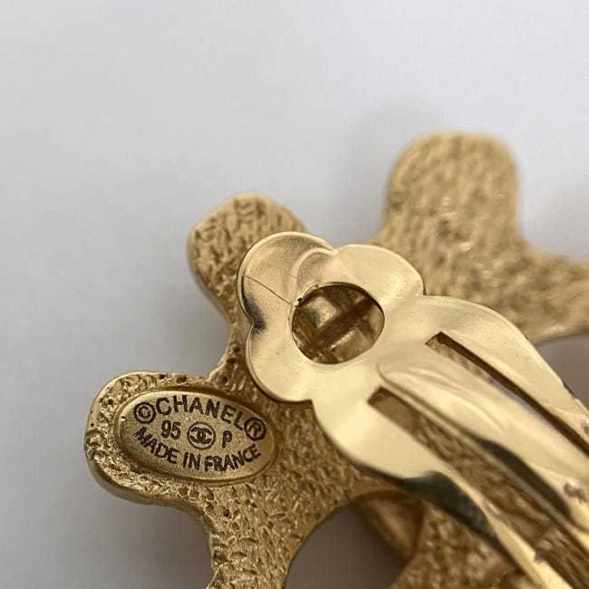 CC Logo Clip-On Earrings Metal Gold-Tone Metal