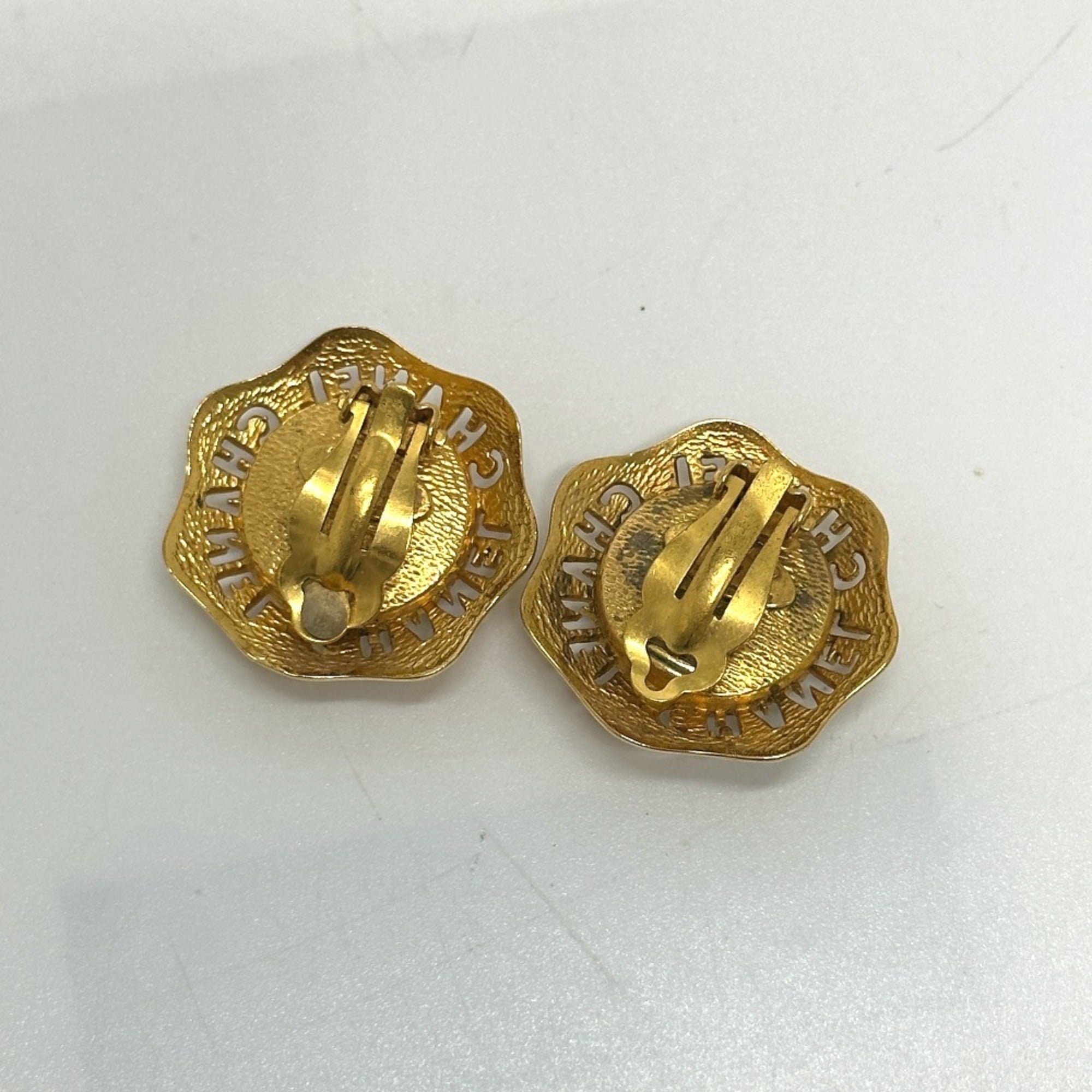 CC Logo Clip-On Earrings Metal Gold-Tone Metal