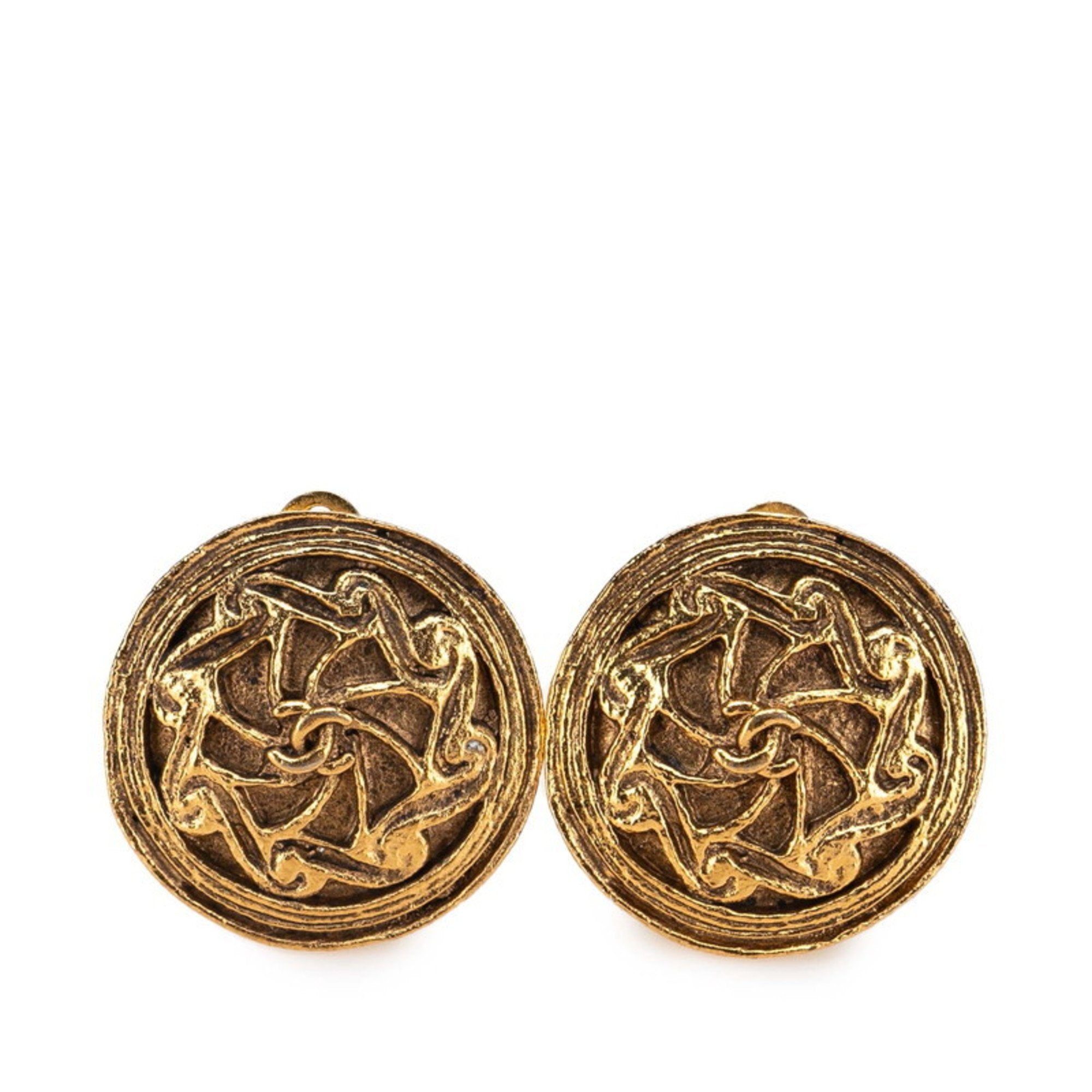 CC Logo Round Clip-On Earrings Metal Gold-Tone Metal