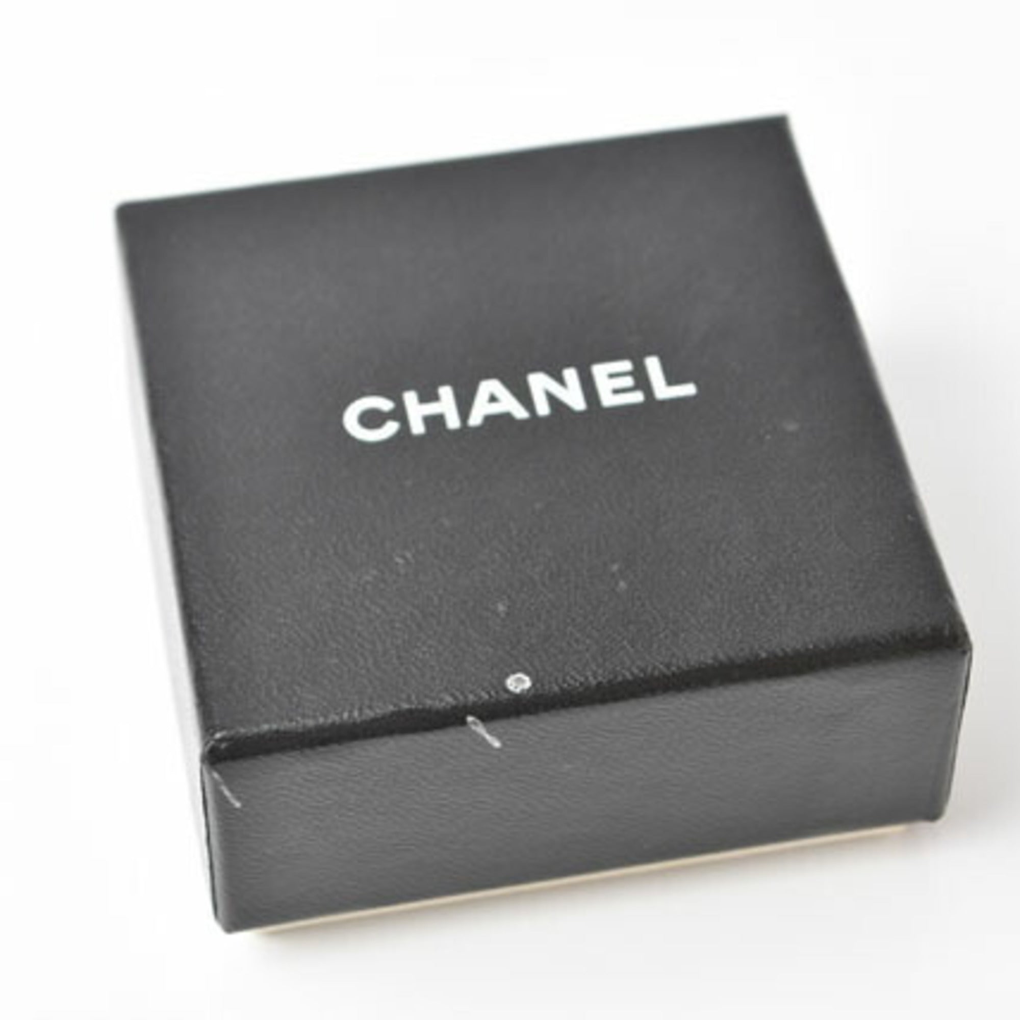 CC Logo Circle Brooch Gold-Tone Metal