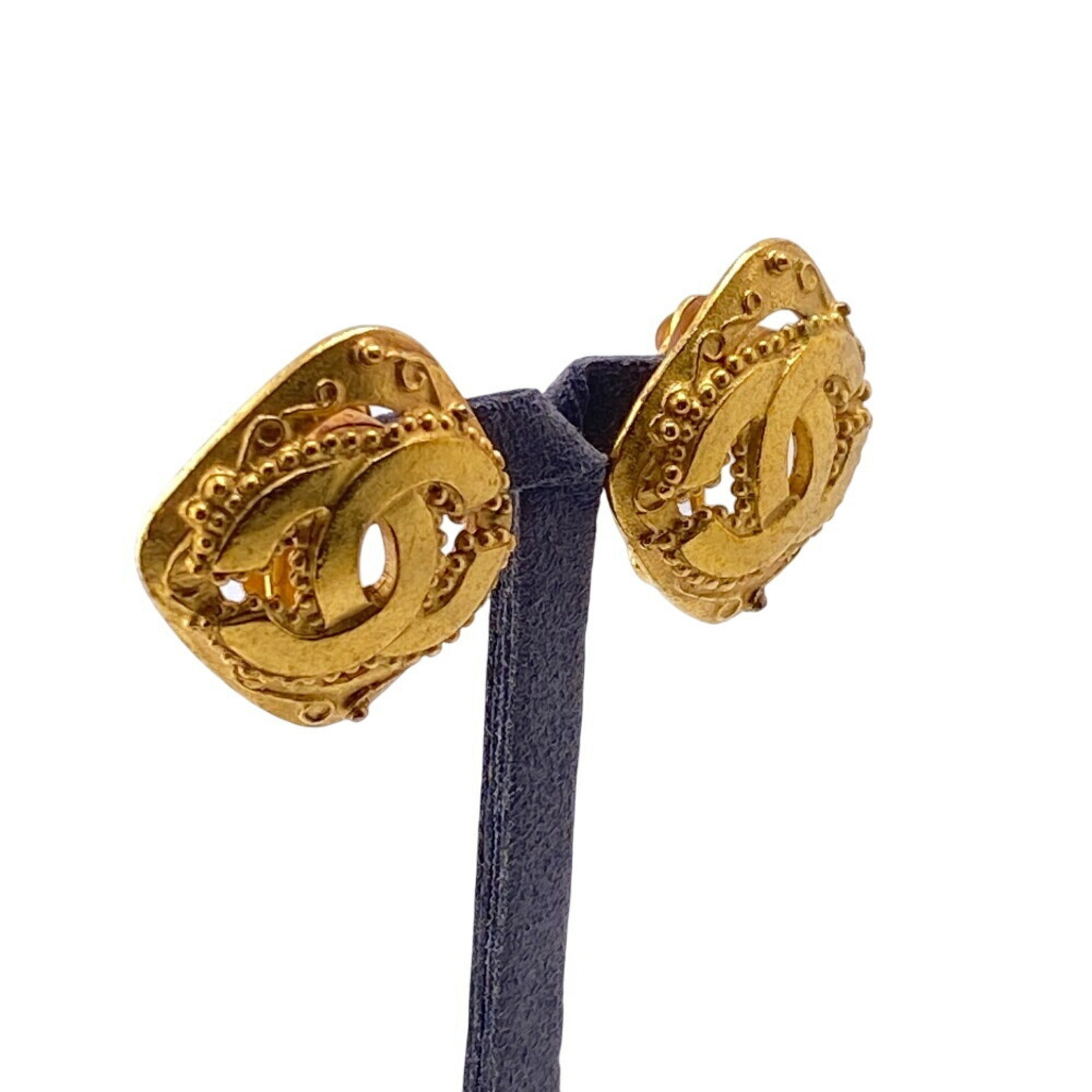 CC Logo Clip-On Earrings Metal Gold-Tone Metal