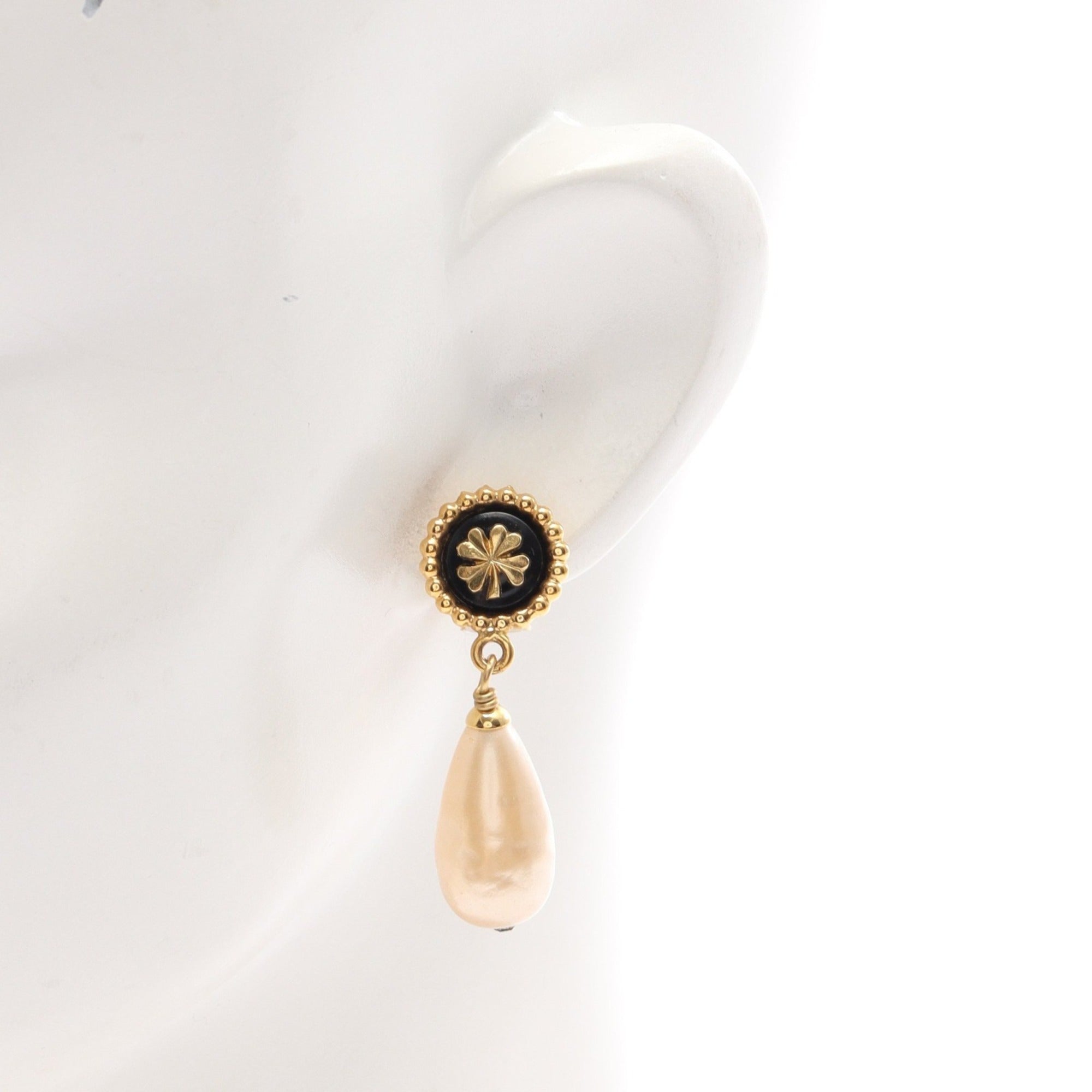 Earrings Pearl Gold-Tone Metal