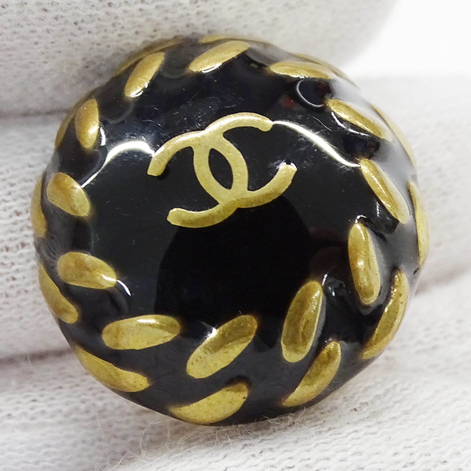CC Logo Clip-On Earrings Metal Gold-Tone Metal