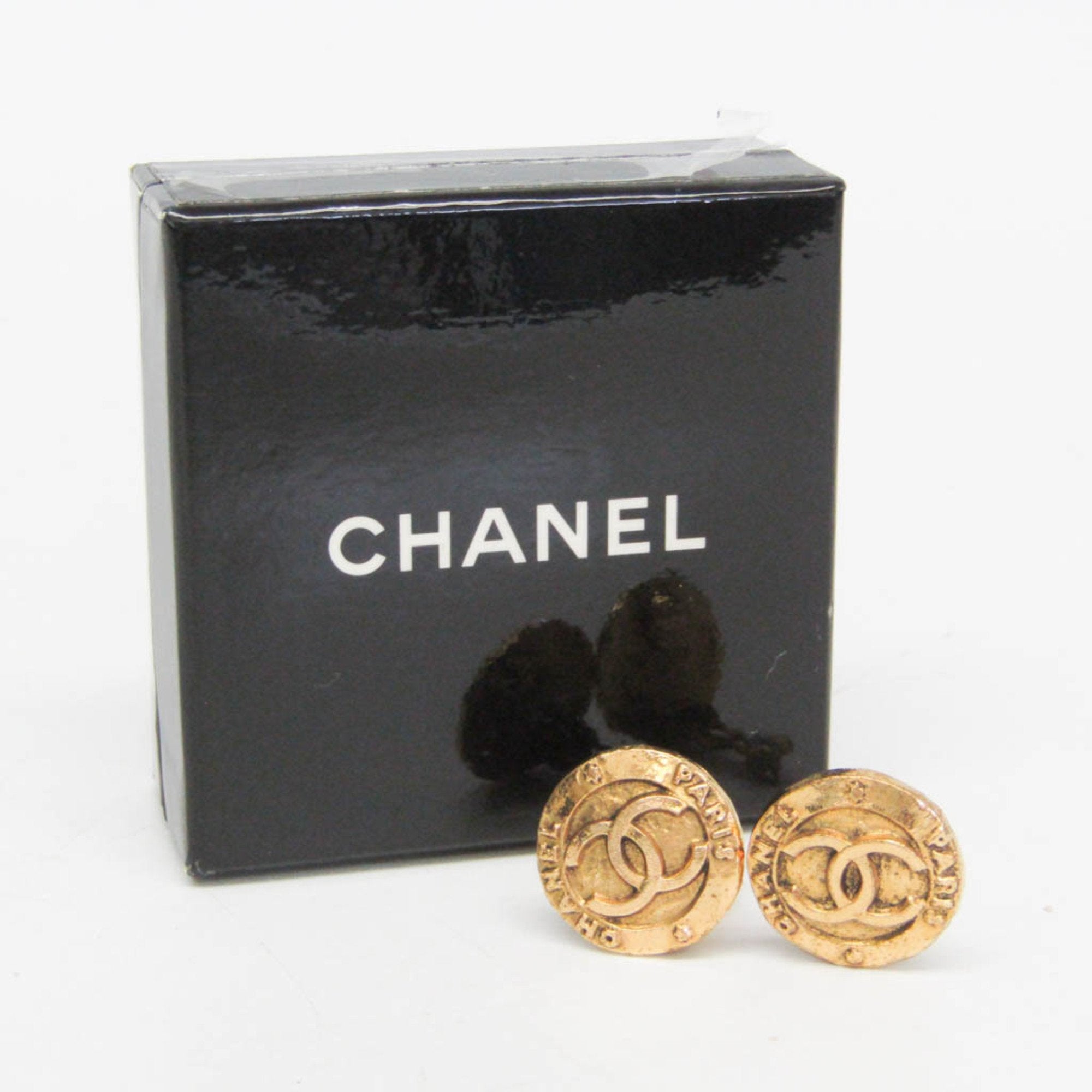 CC Logo Clip-On Earrings Metal Gold-Tone Metal