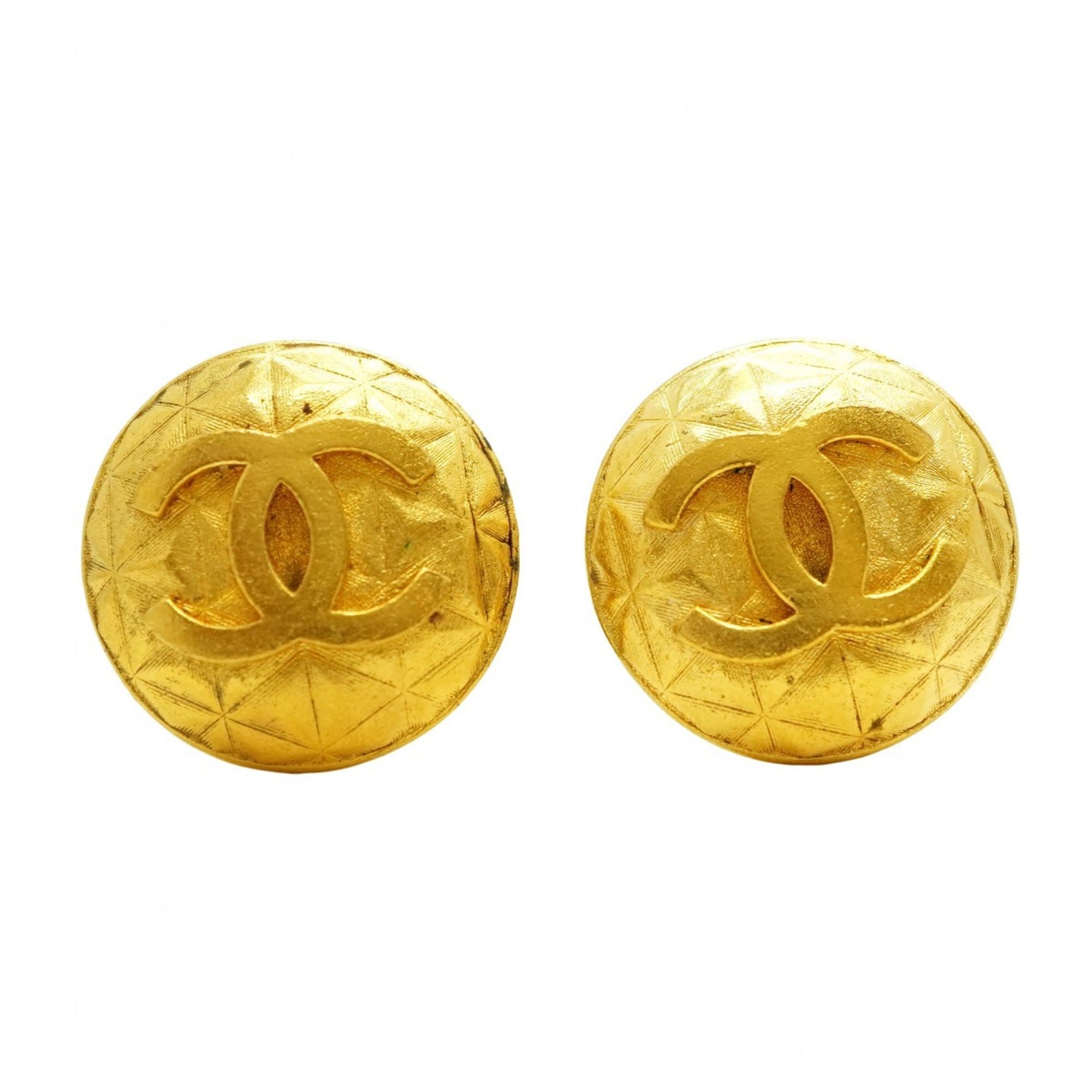 CC Logo Circle Clip-On Earrings Metal Gold-Tone Metal