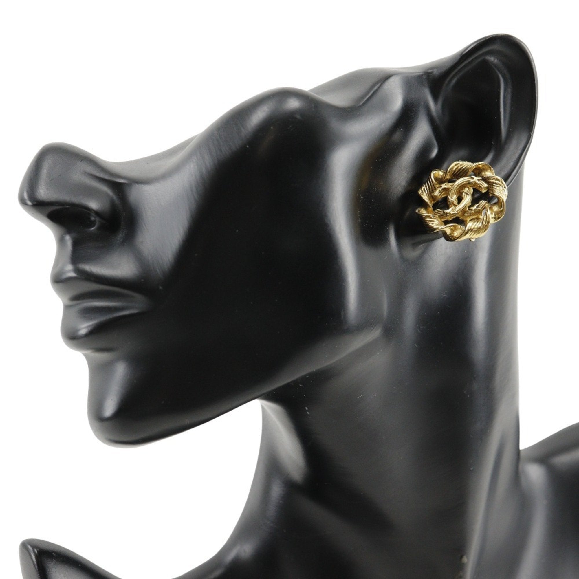 CC Logo Round Clip-On Earrings Metal