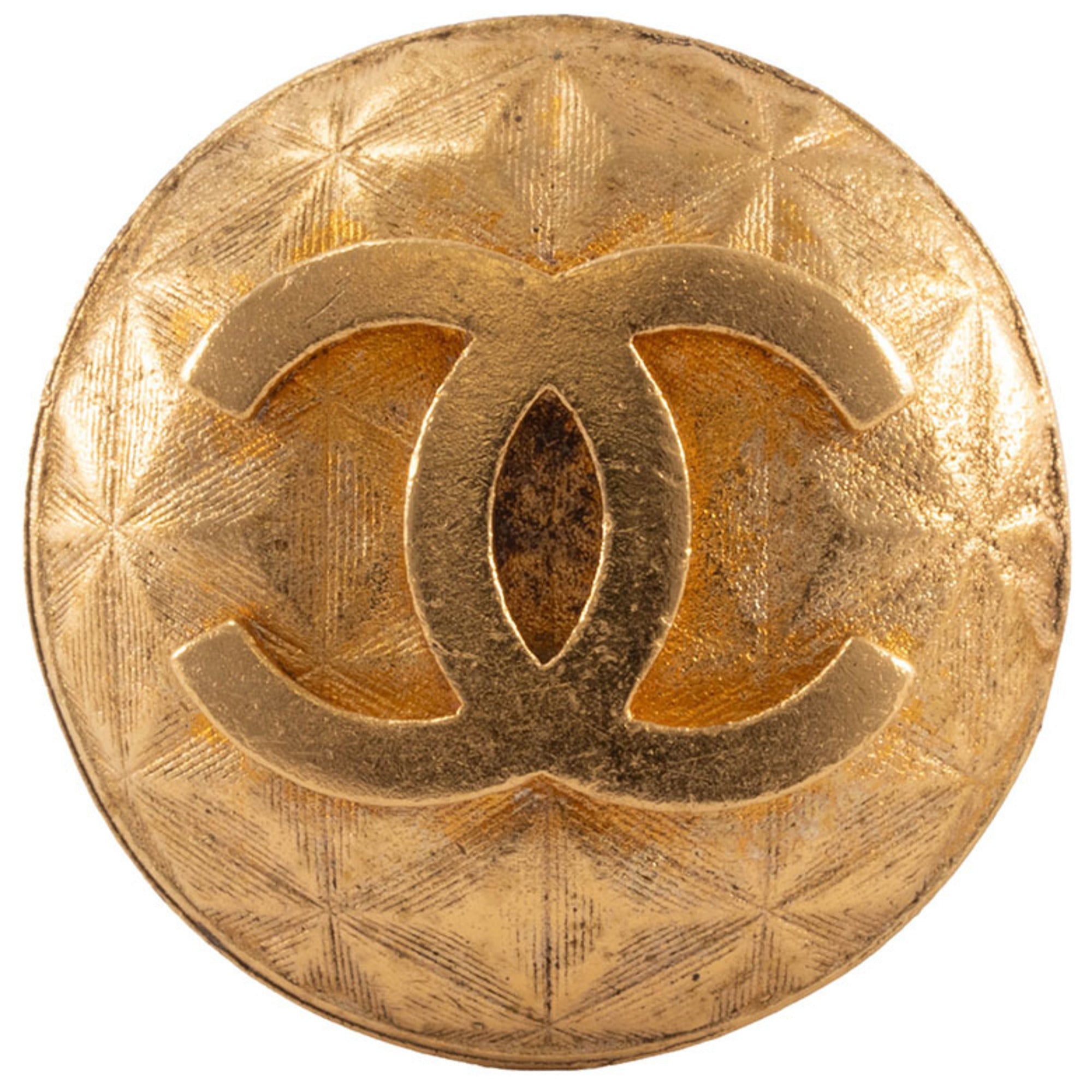 CC Logo Round Clip-On Earrings Metal Gold-Tone Metal