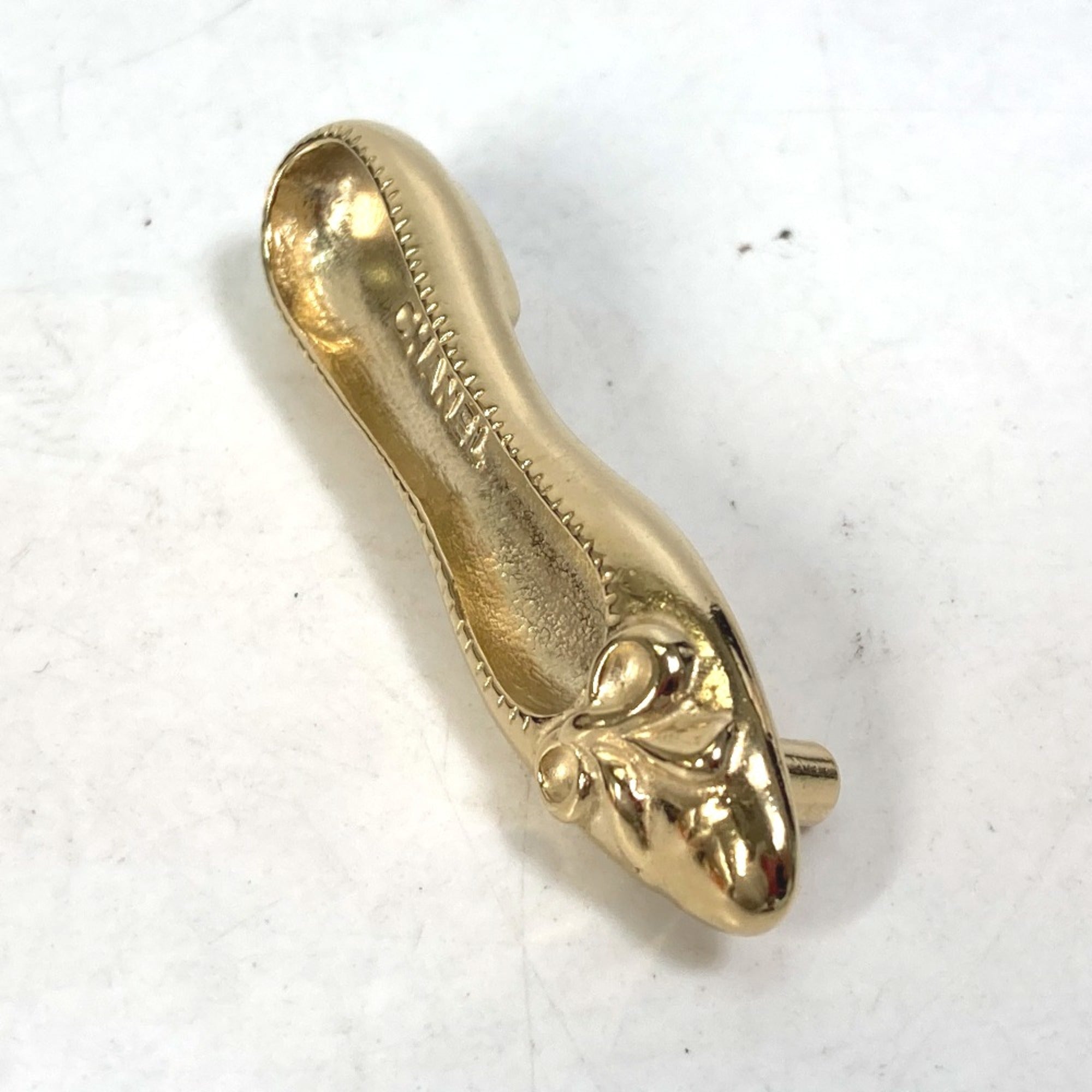 Pumps Motif Brooch Metal