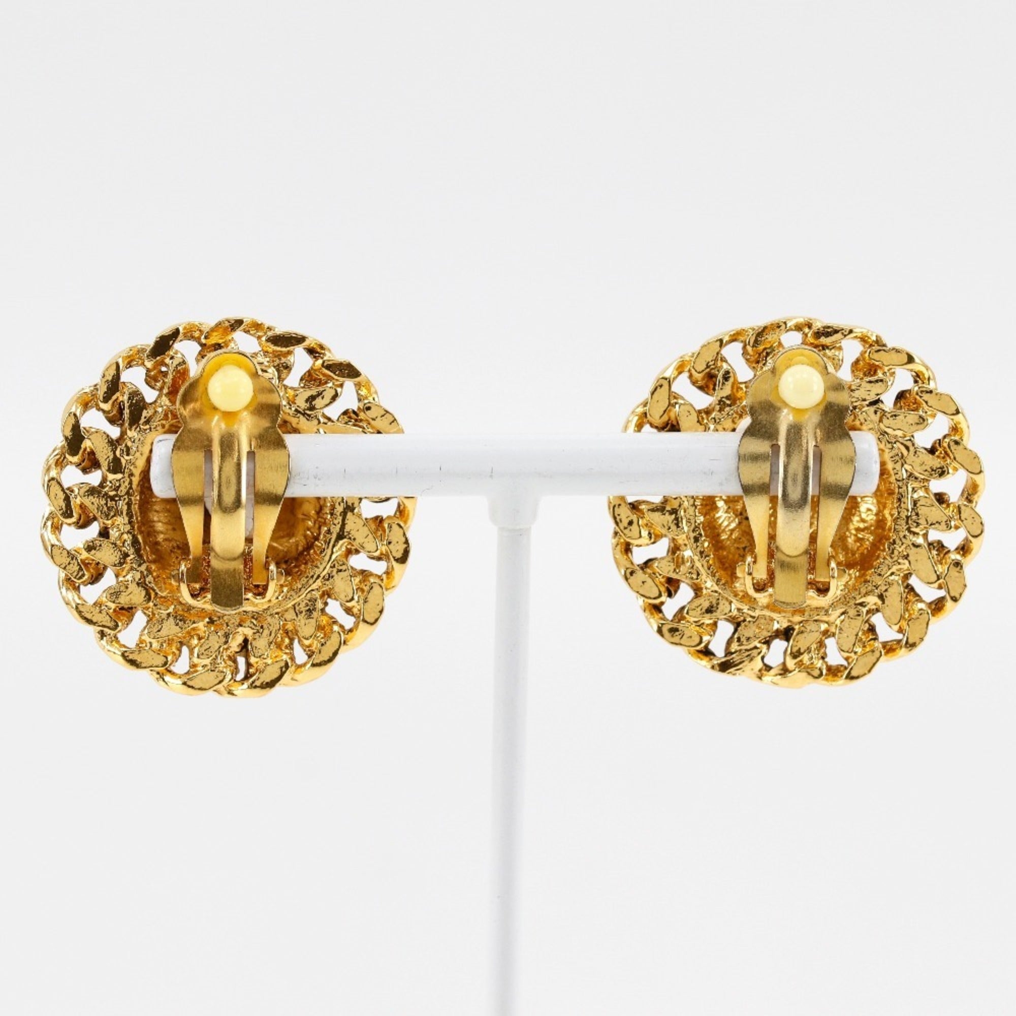 CC Logo Clip-On Earrings Metal Gold-Tone Metal