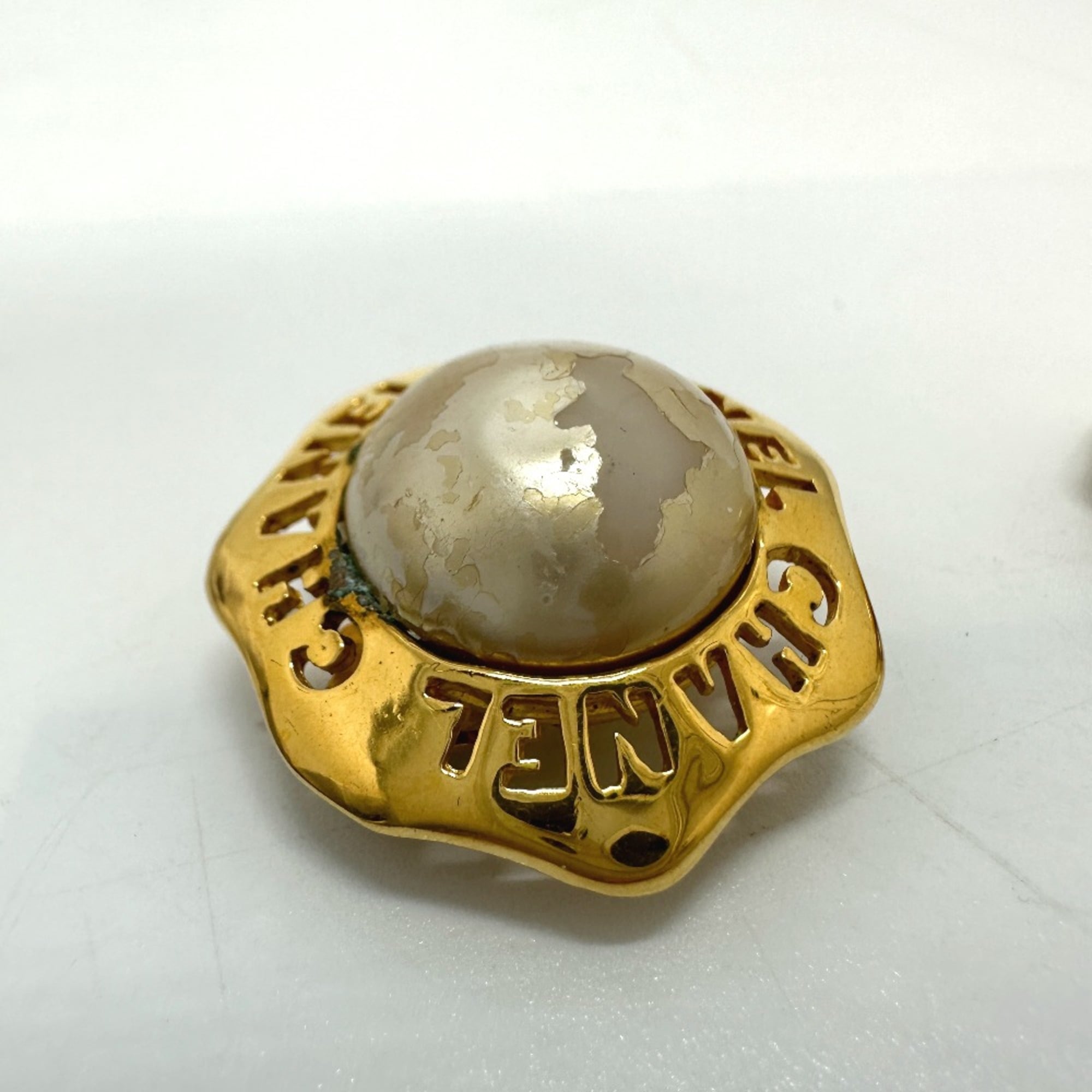 Vintage Earrings Gold-Tone Metal
