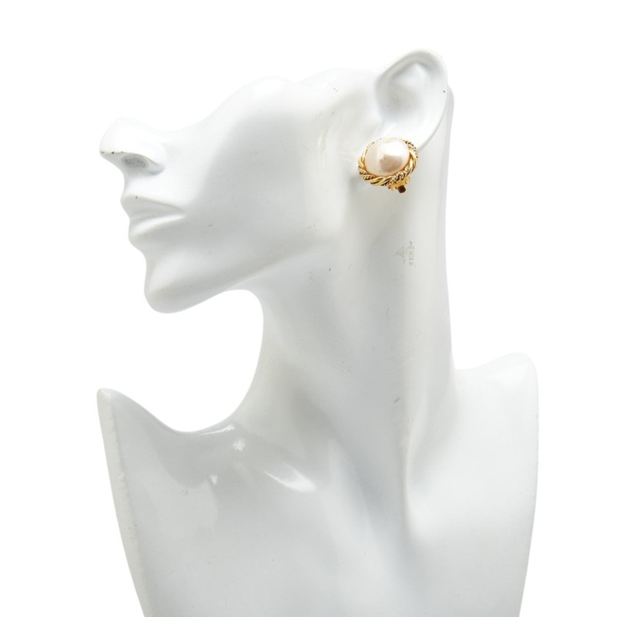 Vintage Clip-On Earrings Pearl Clip-On Gold-Tone Metal