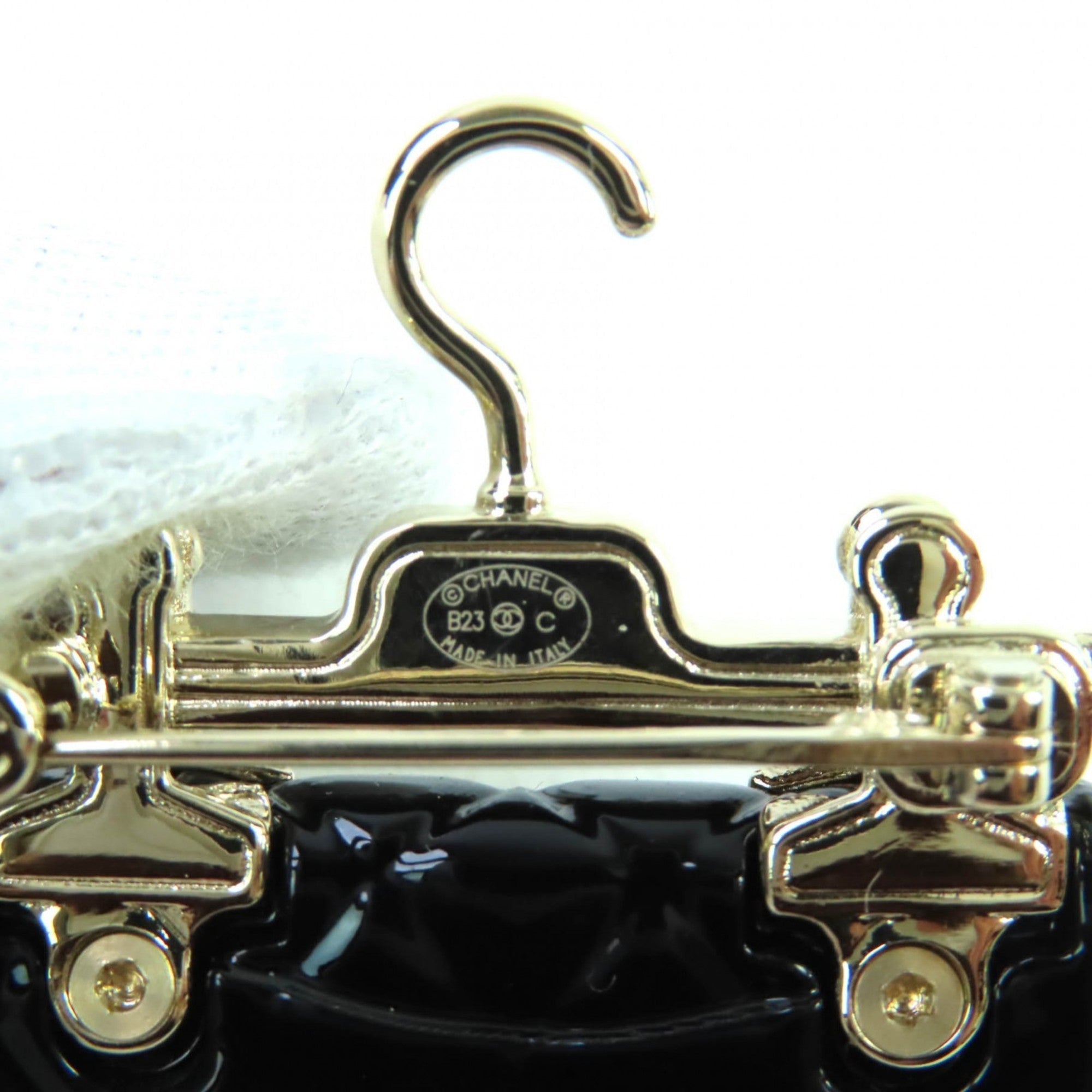 CC Logo Brooch Gold-Tone Metal