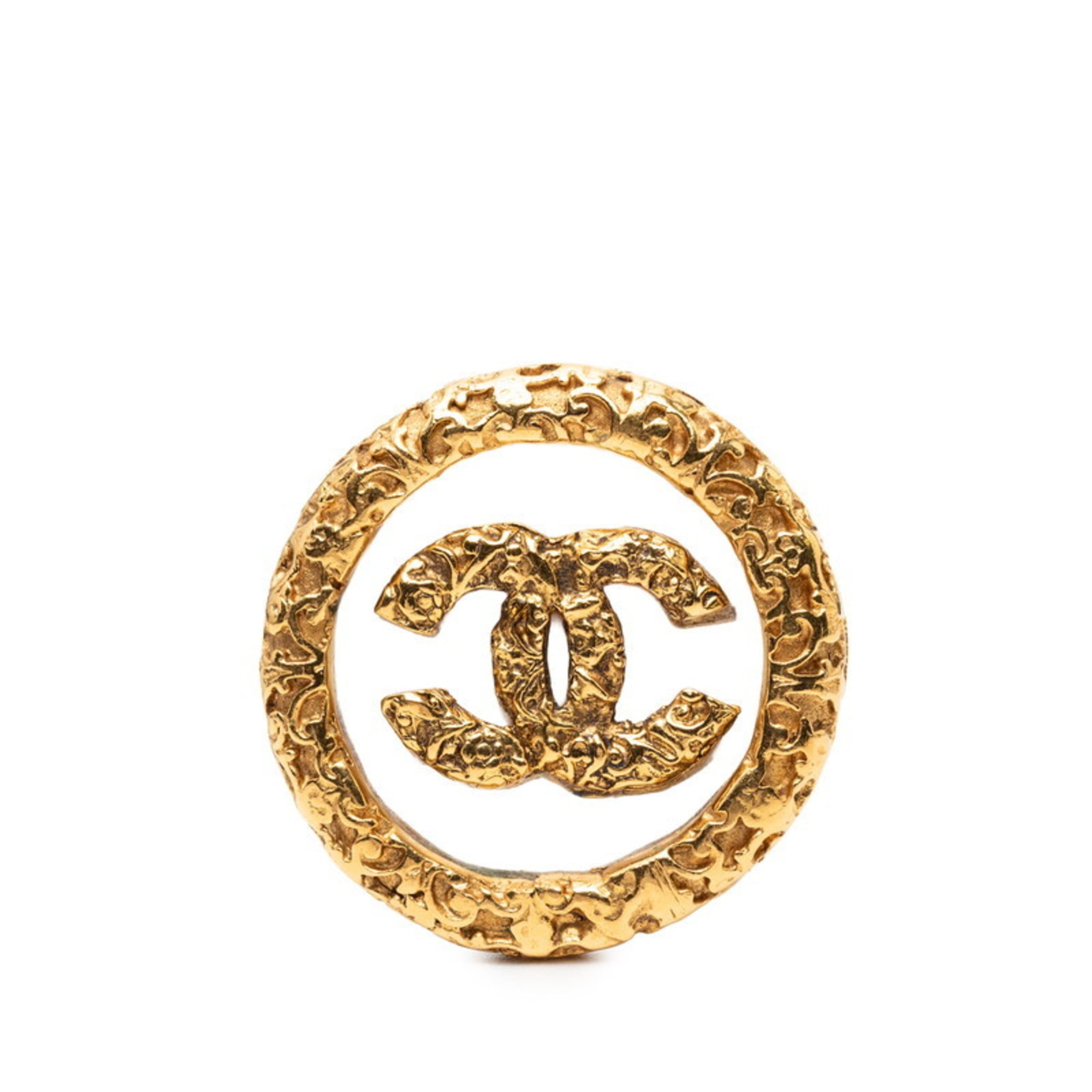 CC Logo Circle Brooch Gold-Tone Metal