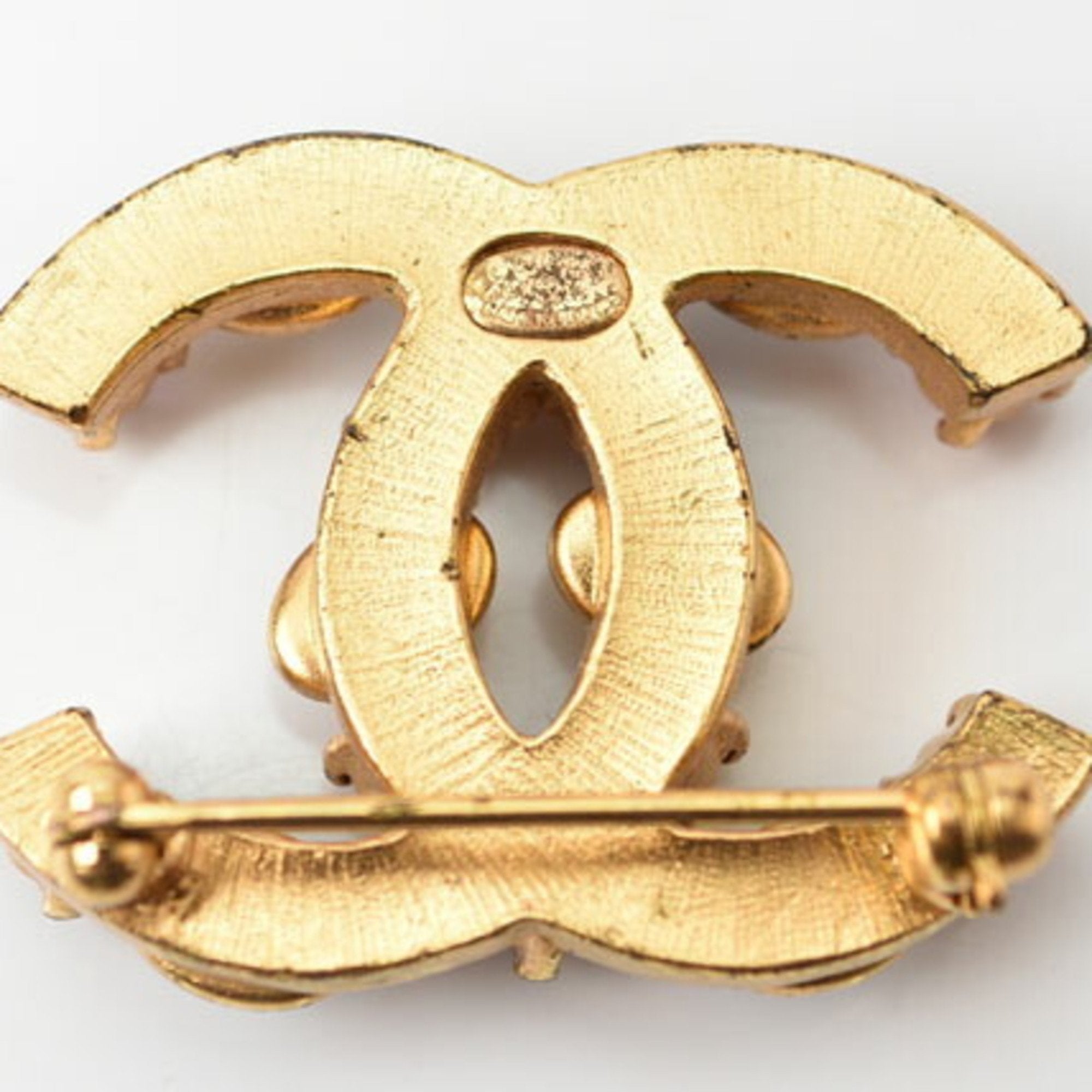 CC Logo Brooch Gold-Tone Metal