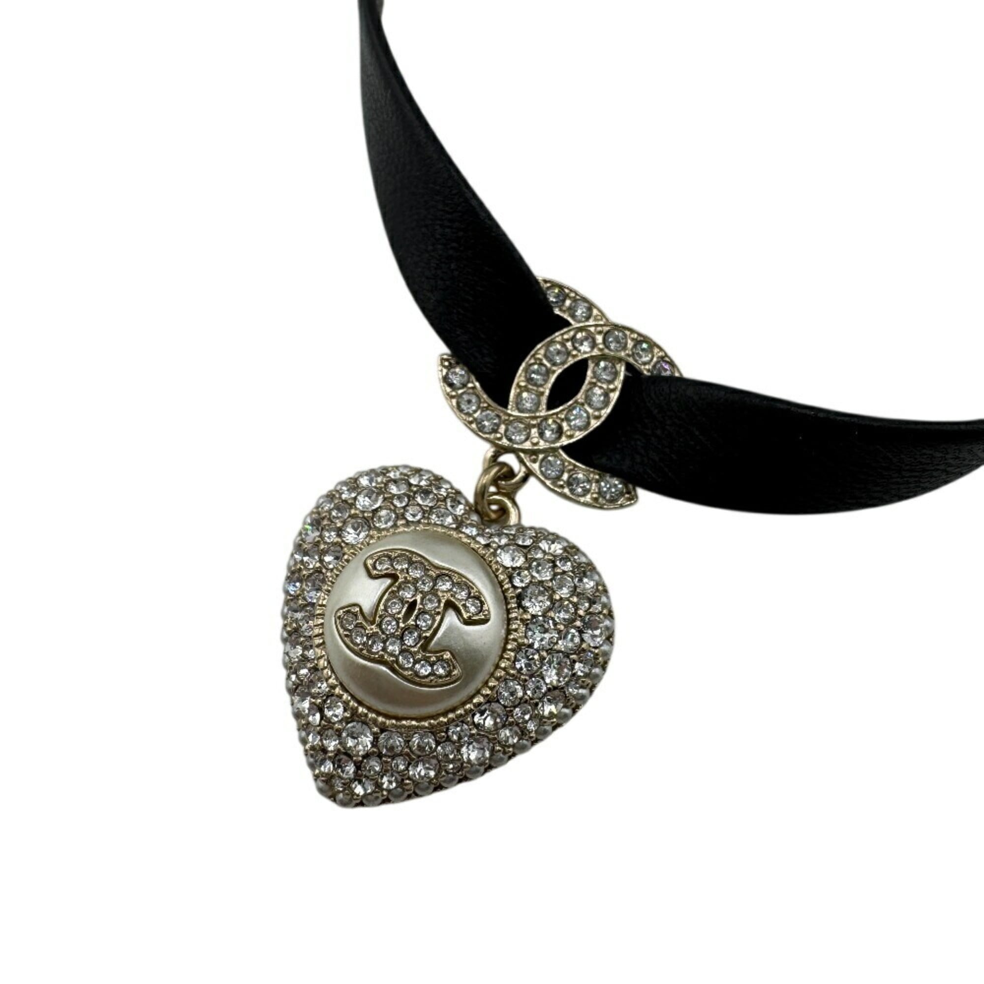 CC Logo Chain Heart Necklace Gold-Tone Metal
