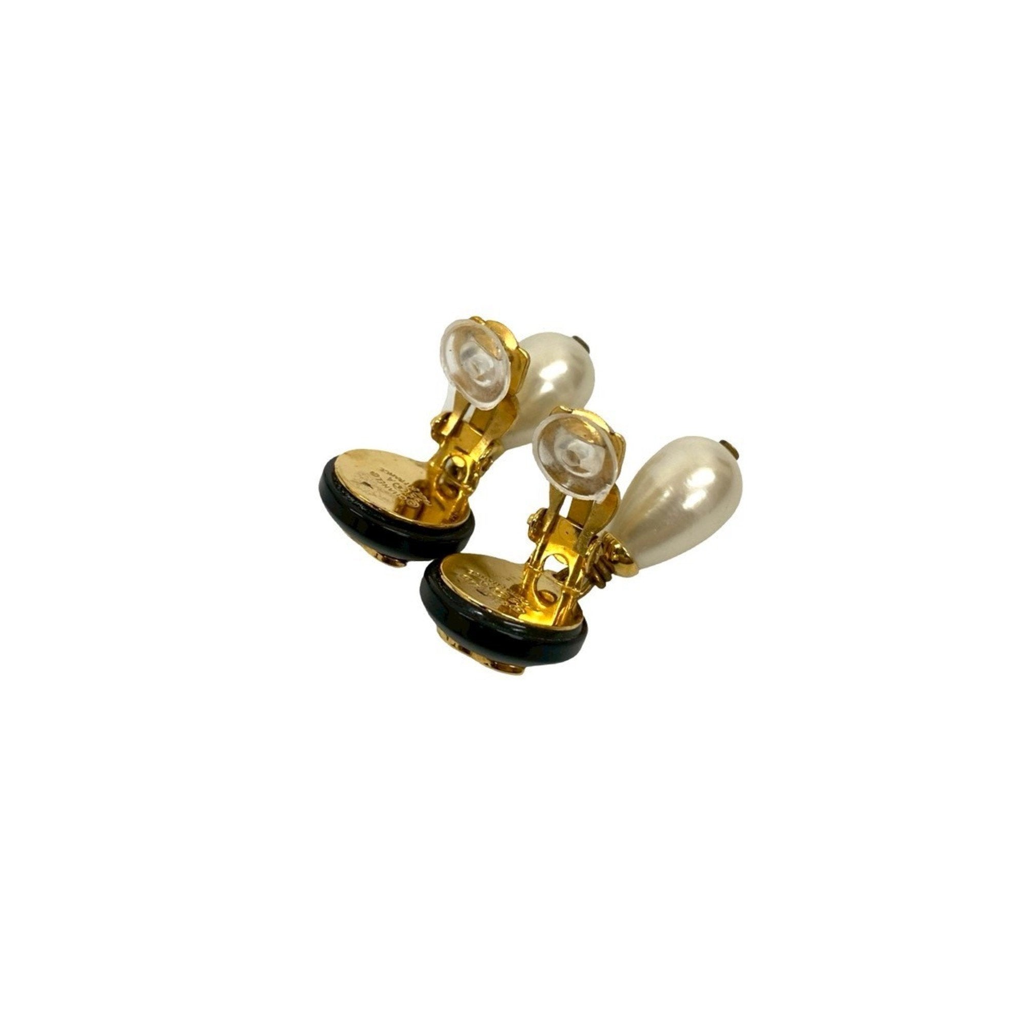 CC Logo Clip-On Earrings Metal Gold-Tone Metal
