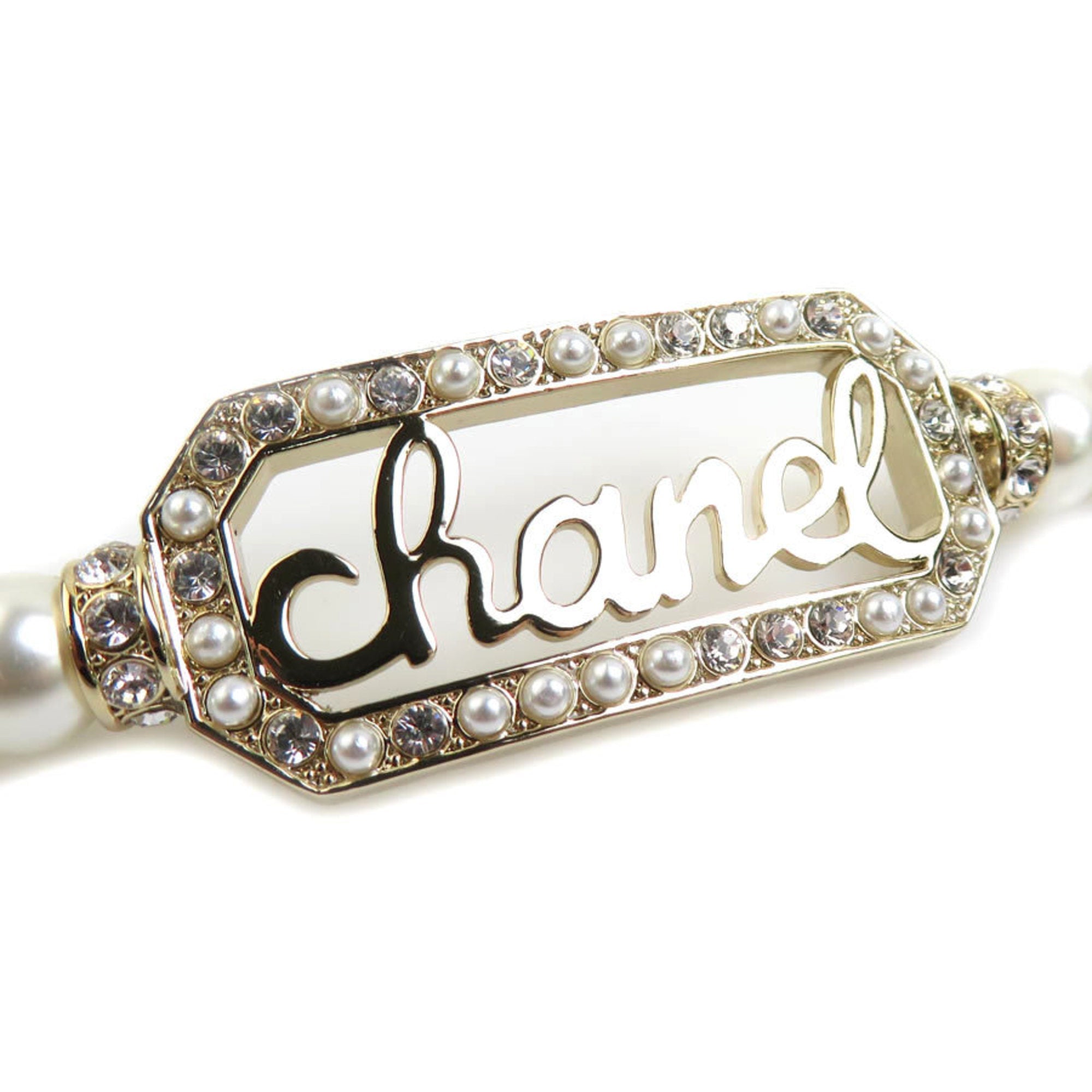 Necklace Metal and Faux Pearl Gold and White