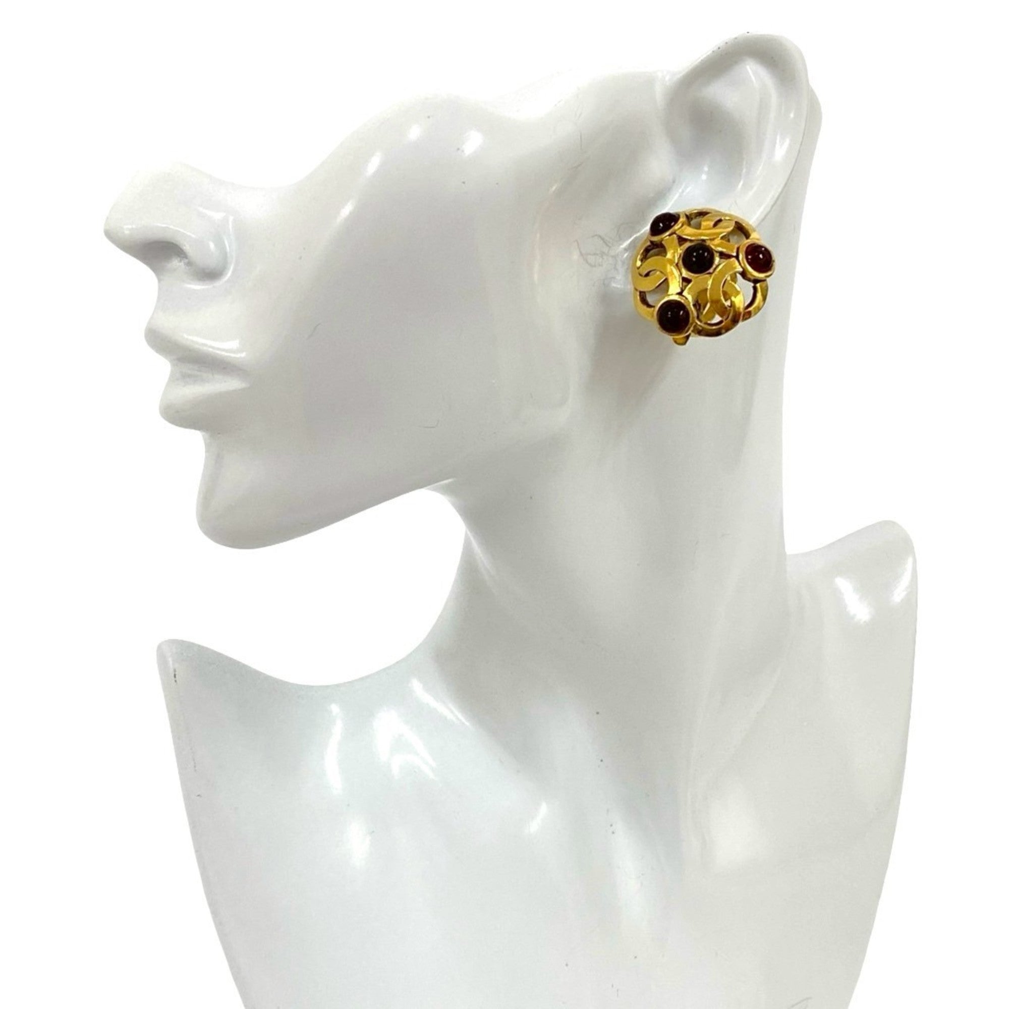 Vintage Clip-On Earrings Clip-On Gold-Tone Metal