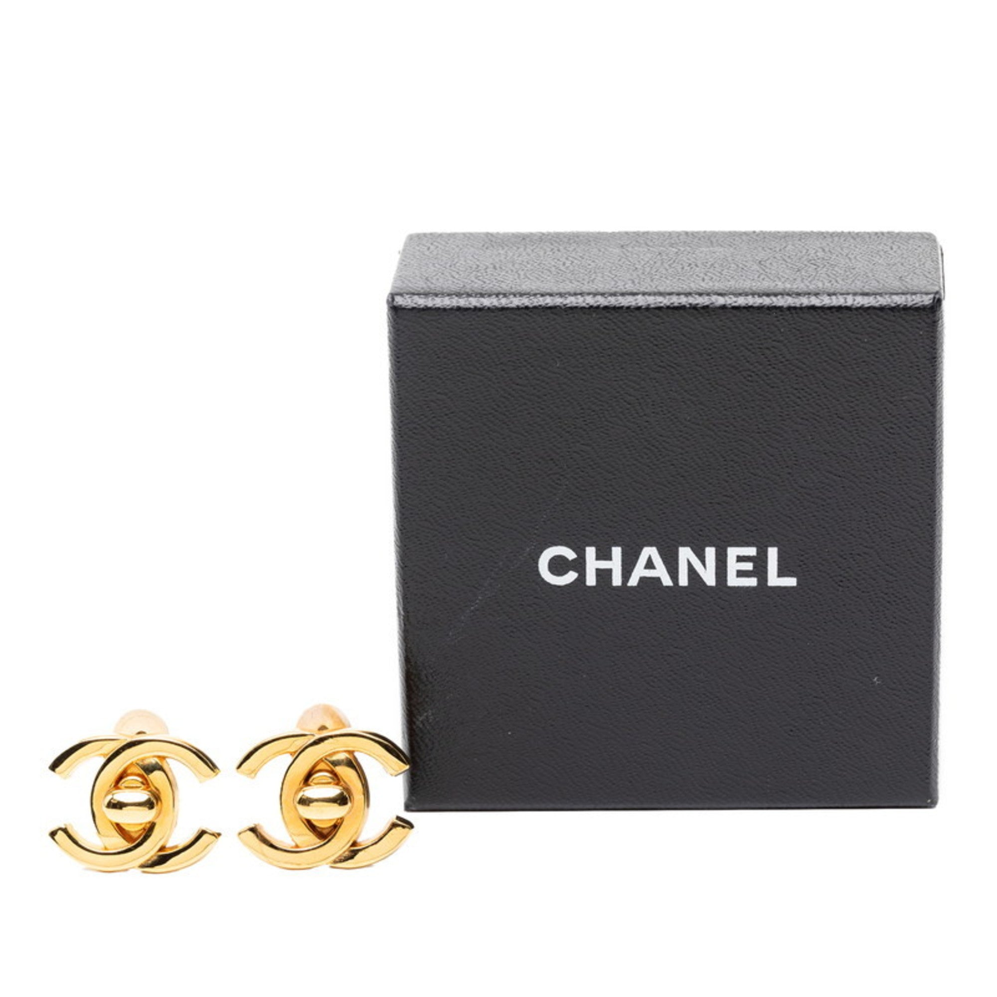 CC Logo Turnlock Clip-On Earrings Metal Gold-Tone Metal
