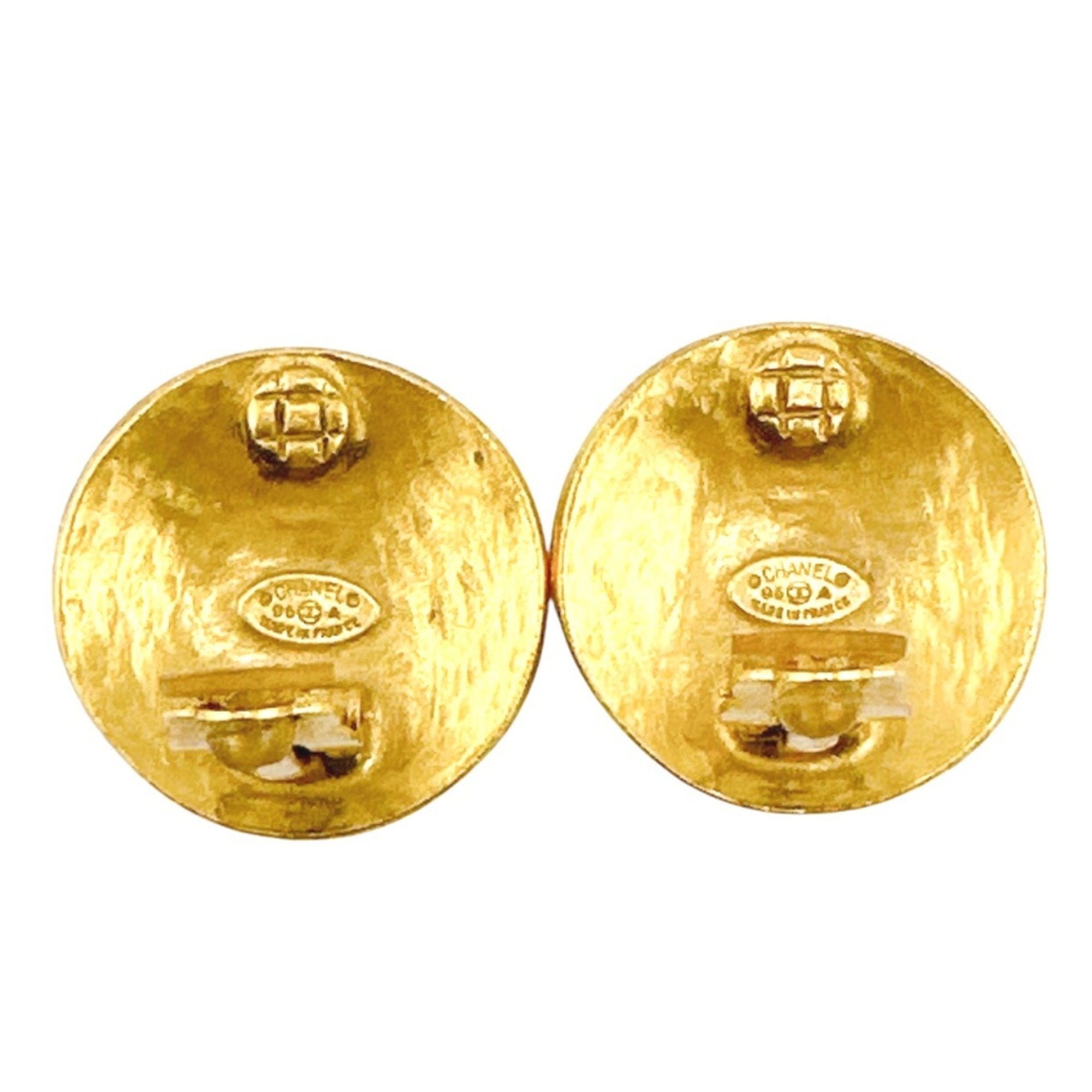 CC Logo Clip-On Earrings Metal Gold-Tone Metal