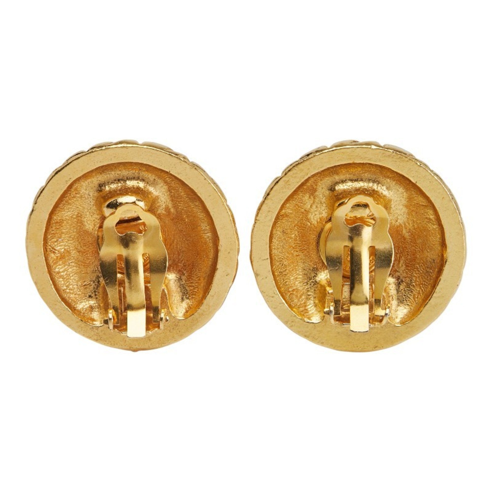 CC Logo Round Clip-On Earrings Metal Gold-Tone Metal