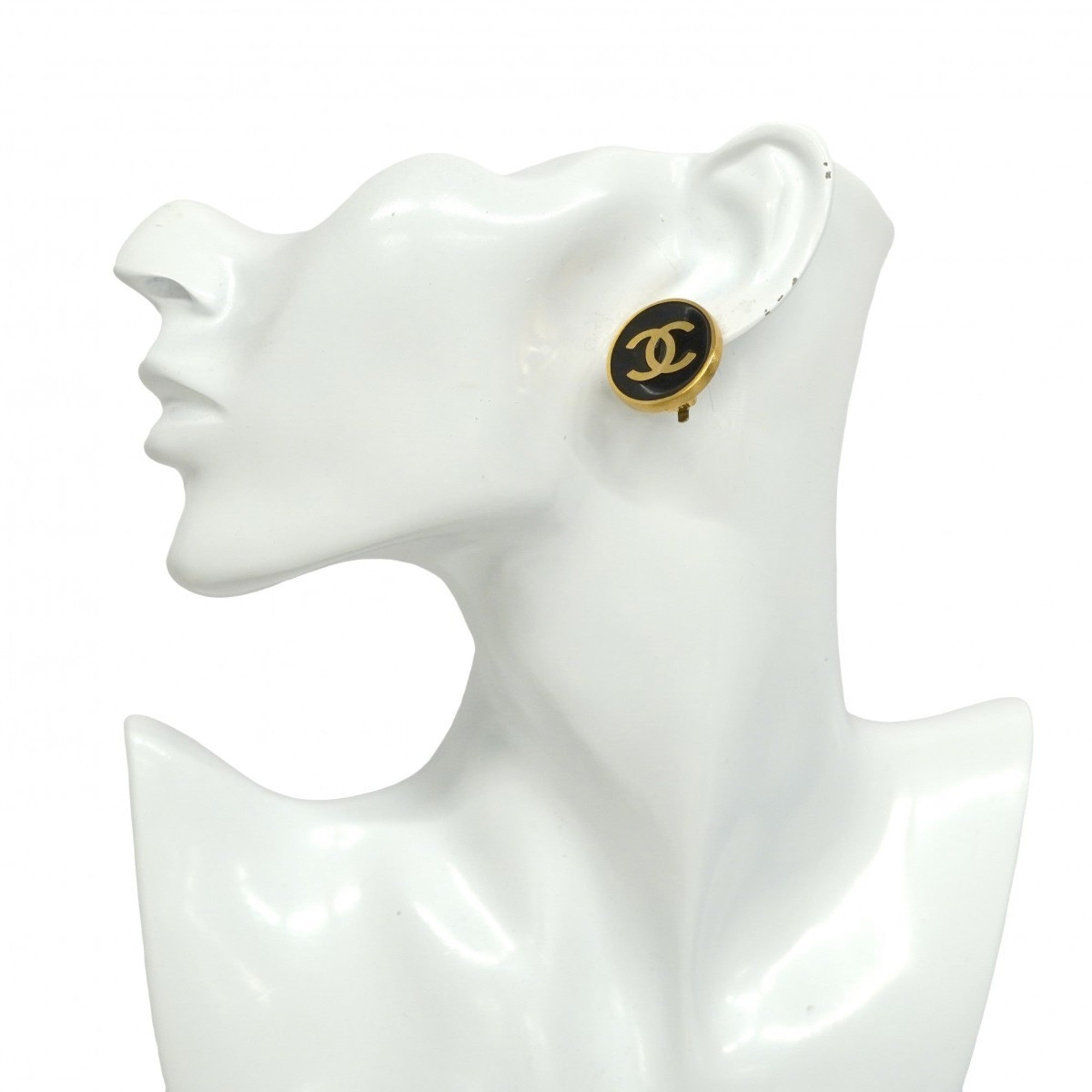 CC Logo Circle Clip-On Earrings Metal Gold-Tone Metal