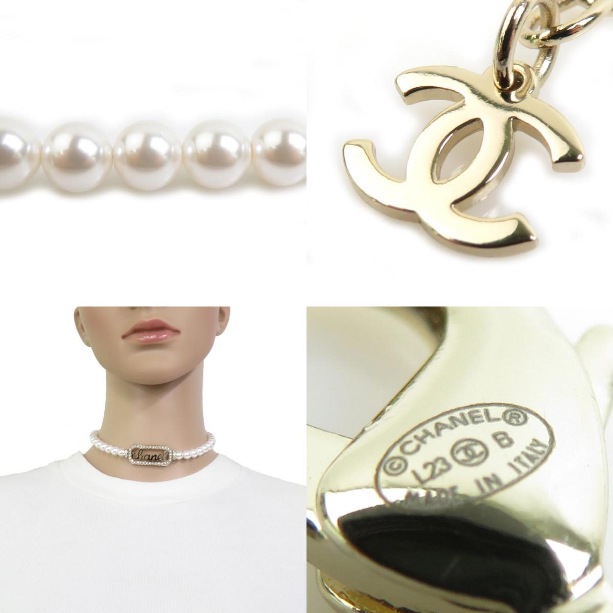 Necklace Metal and Faux Pearl Gold and White