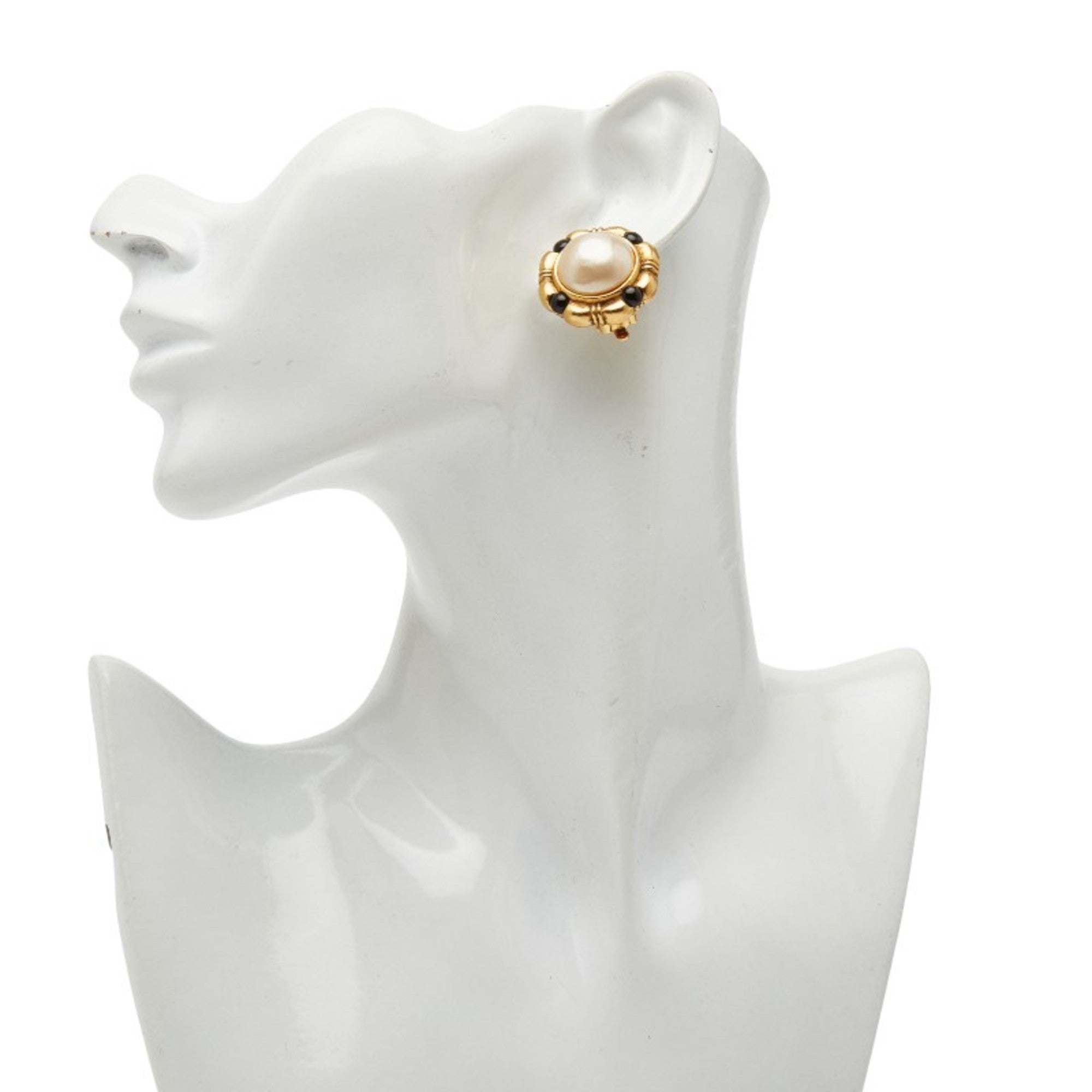 Vintage Clip-On Earrings Pearl Clip-On Gold-Tone Metal