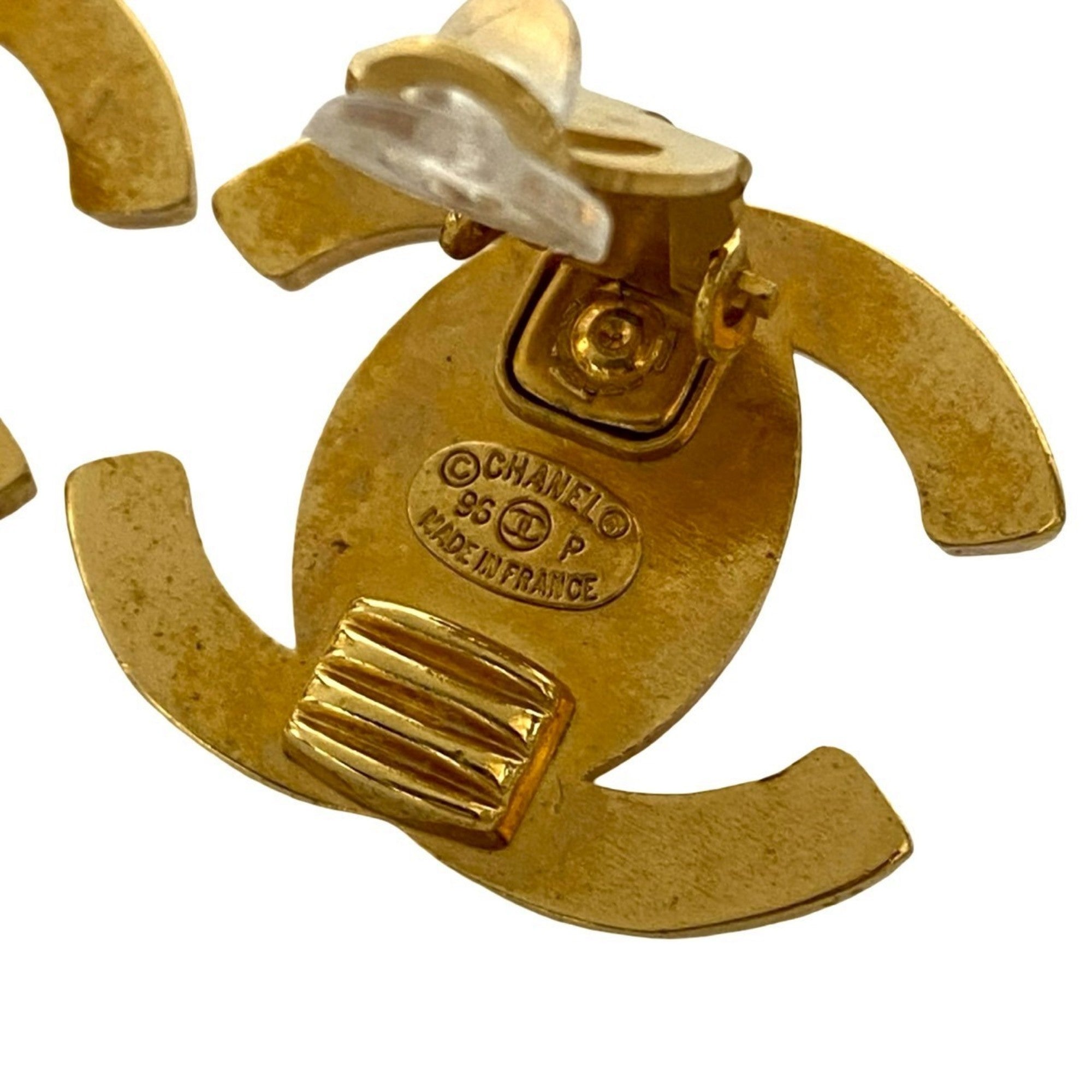 CC Logo Clip-On Earrings Metal Gold-Tone Metal