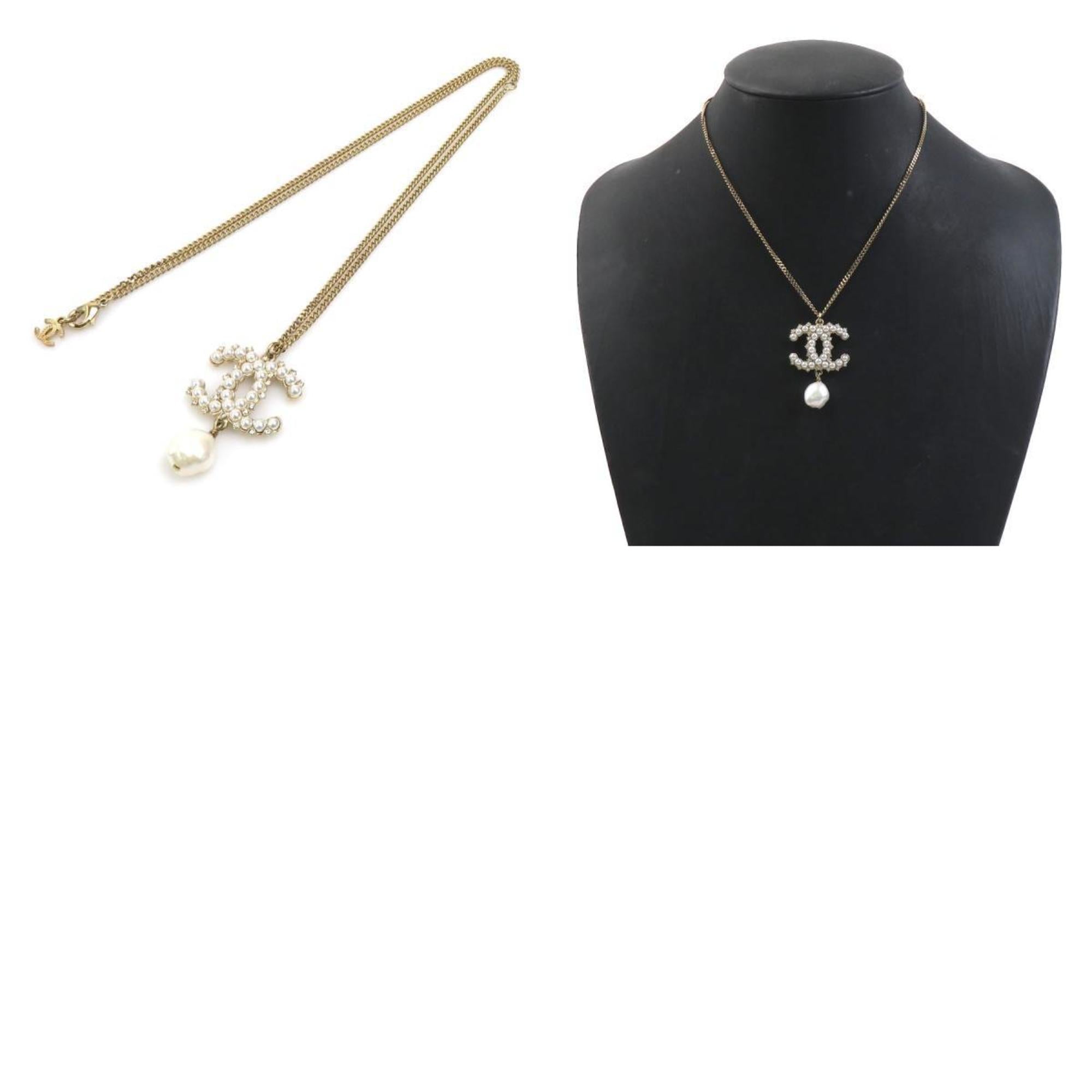 Pendant Necklace Metal and Artificial Pearl Gold and White