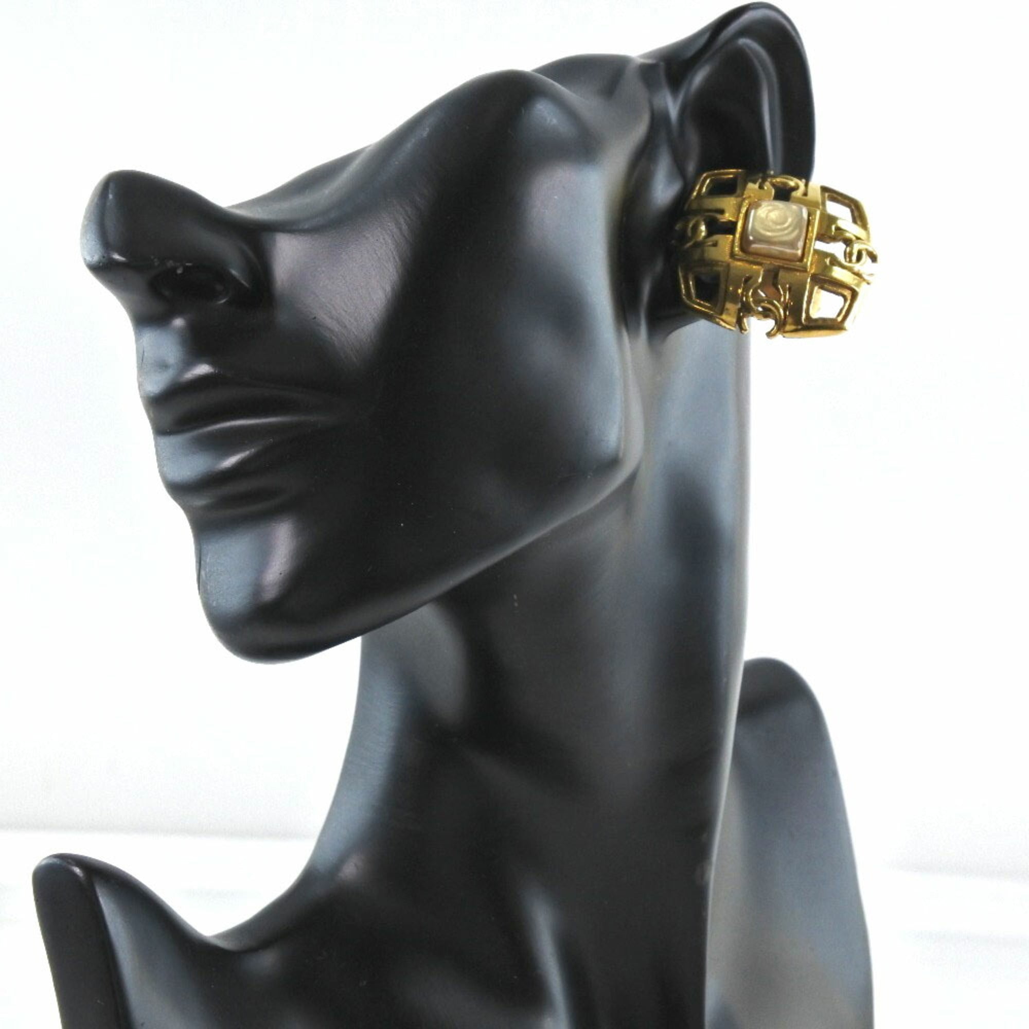 CC Logo Clip-On Earrings Metal Gold-Tone Metal