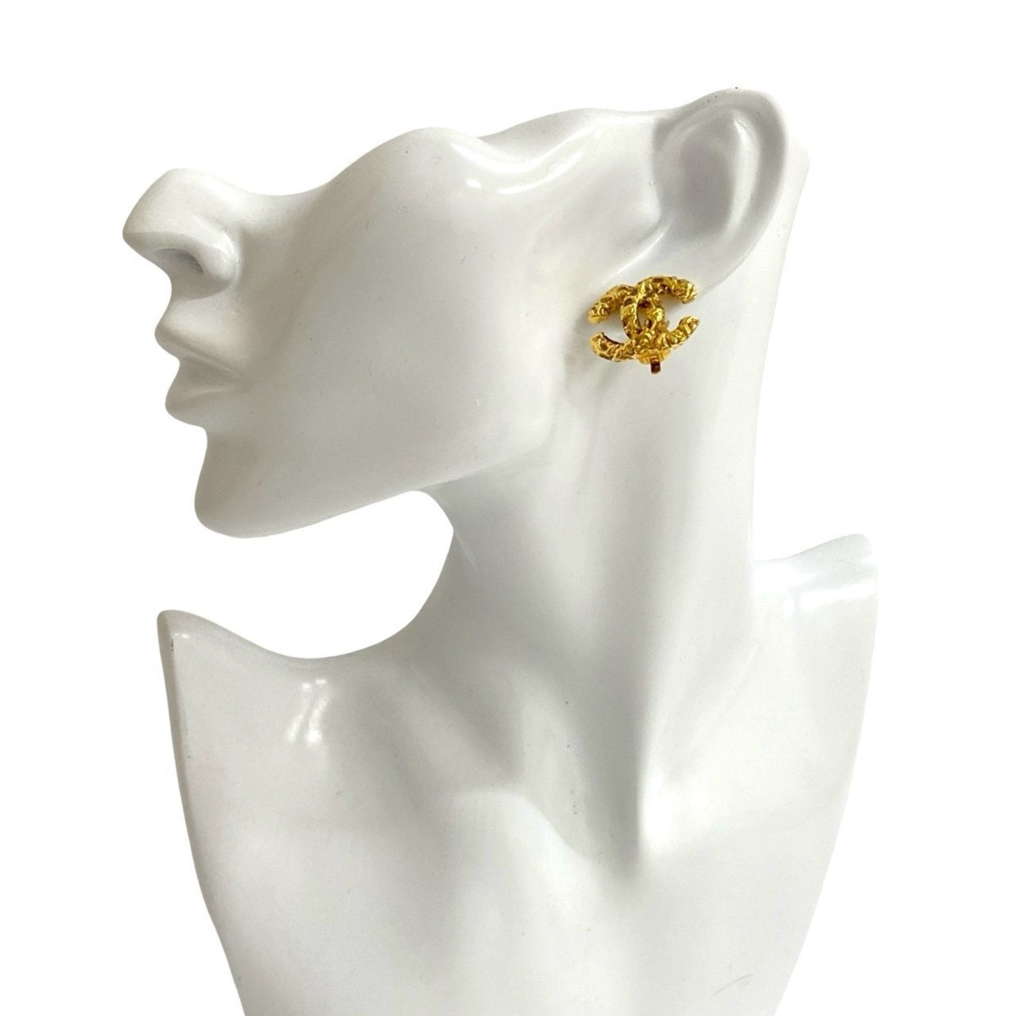 CC Logo Clip-On Earrings Metal Gold-Tone Metal