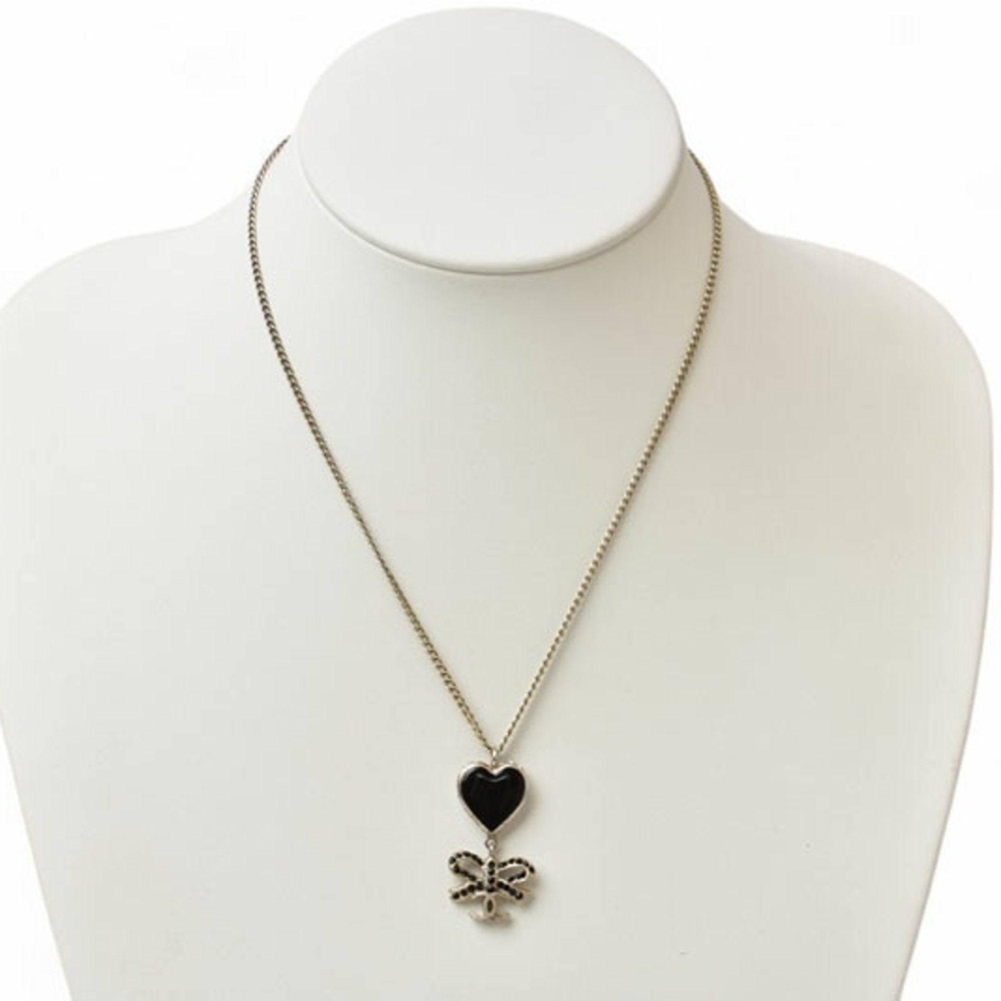 Heart Pendant Necklace Metal
