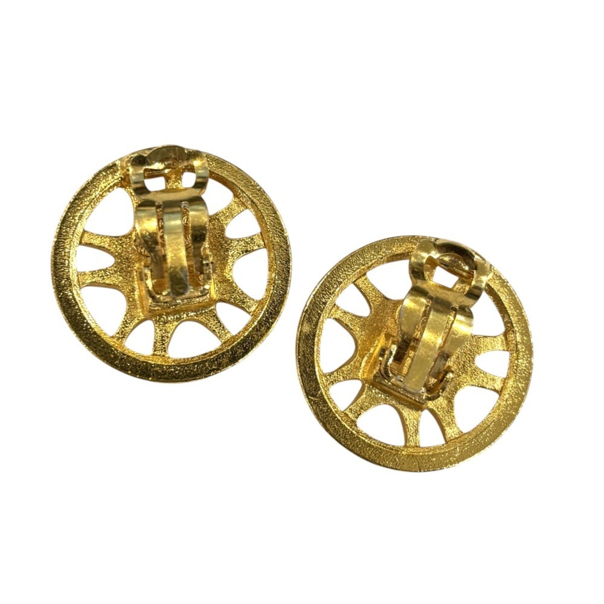 CC Logo Round Clip-On Earrings Metal Gold-Tone Metal
