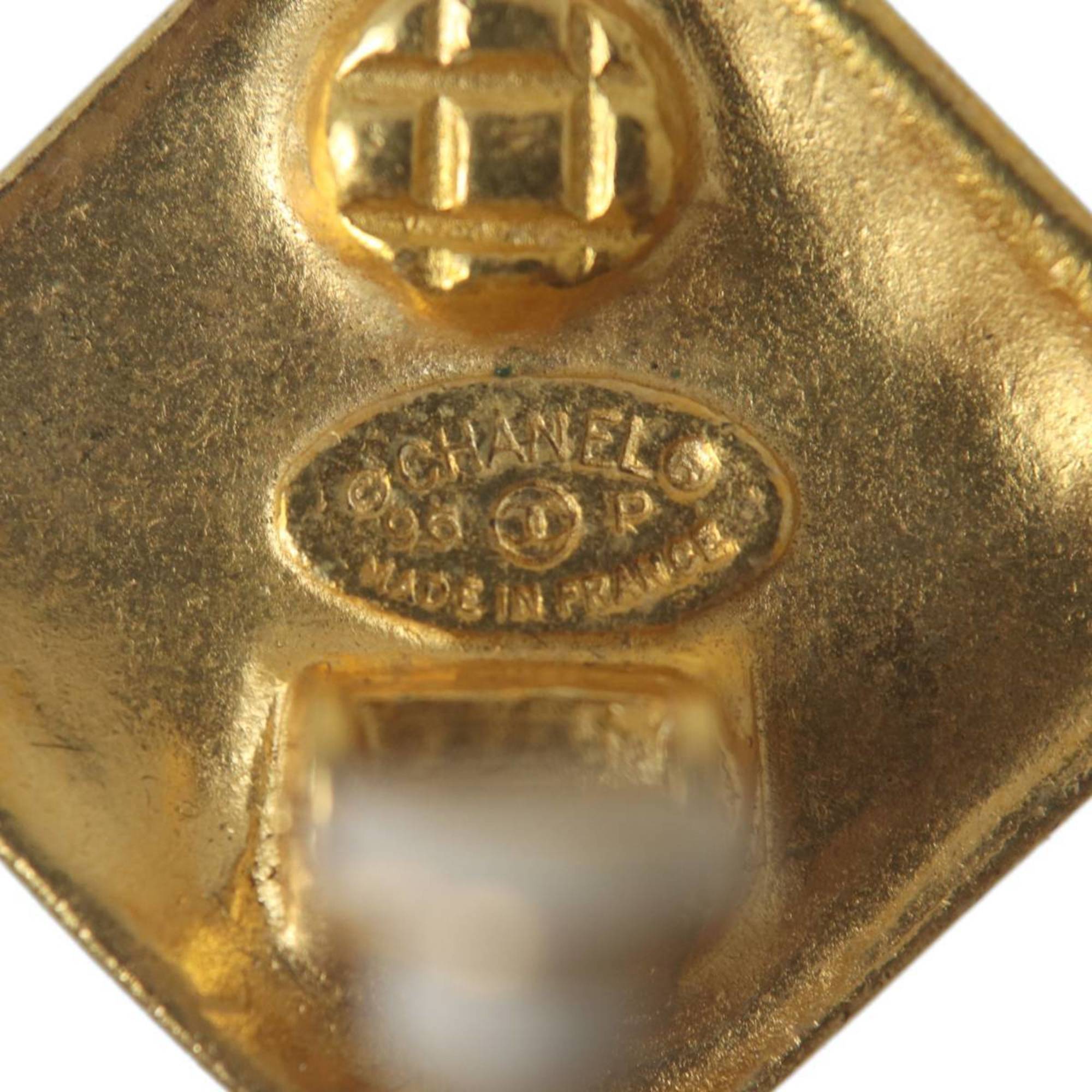 CC Logo Clip-On Earrings Metal Gold-Tone Metal