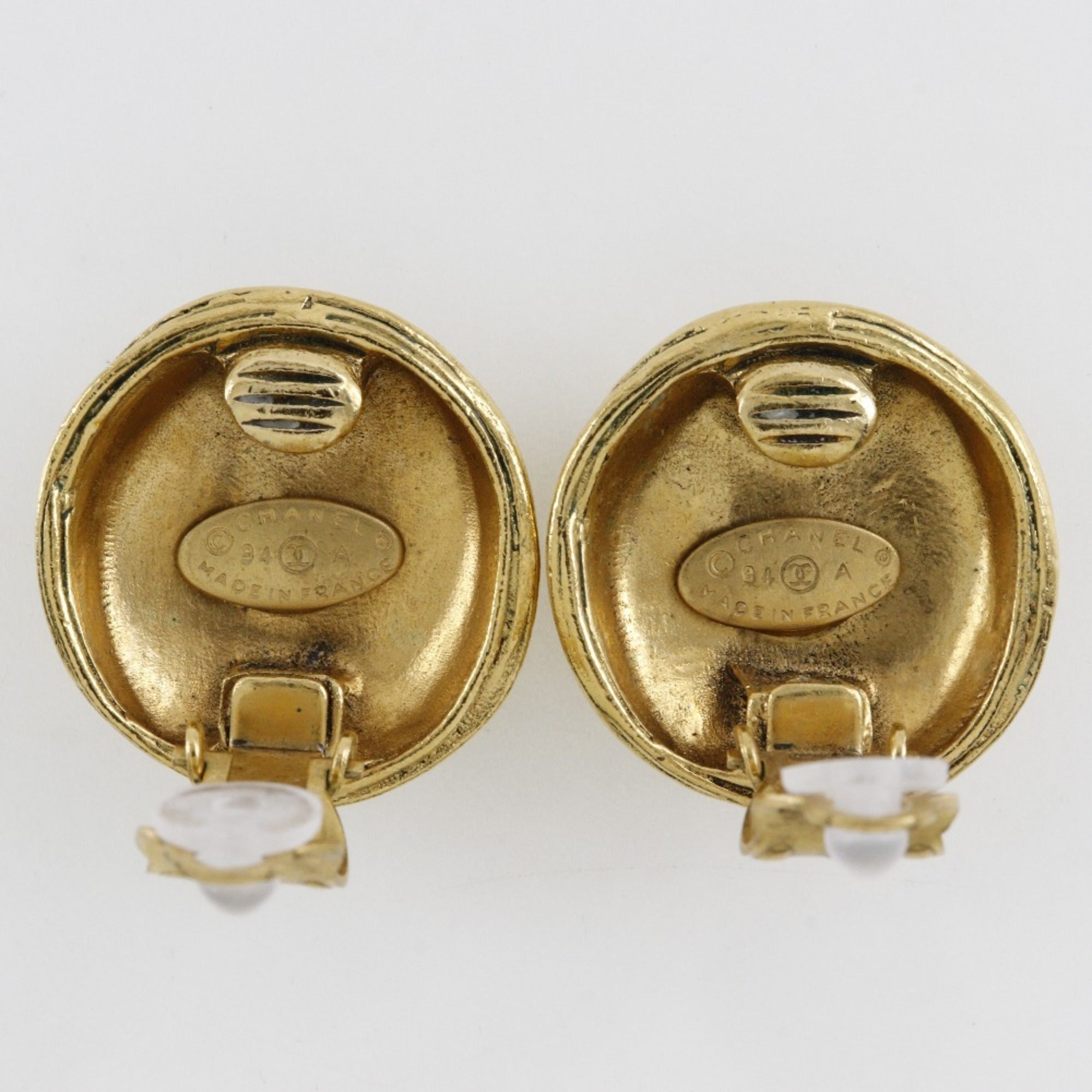 CC Logo Clip-On Earrings Metal Gold-Tone Metal