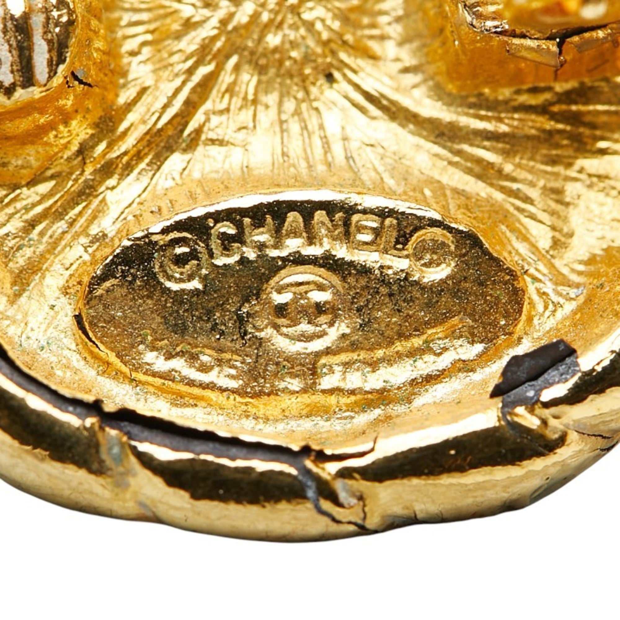 CC Logo Clip-On Earrings Metal Gold-Tone Metal