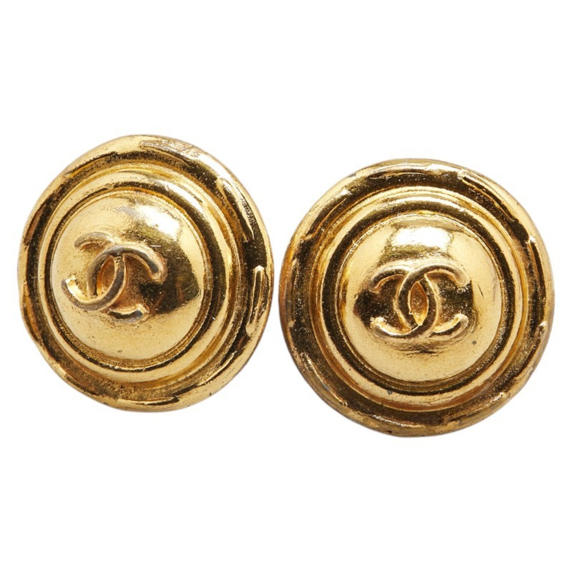 CC Logo Round Clip-On Earrings Metal Gold-Tone Metal