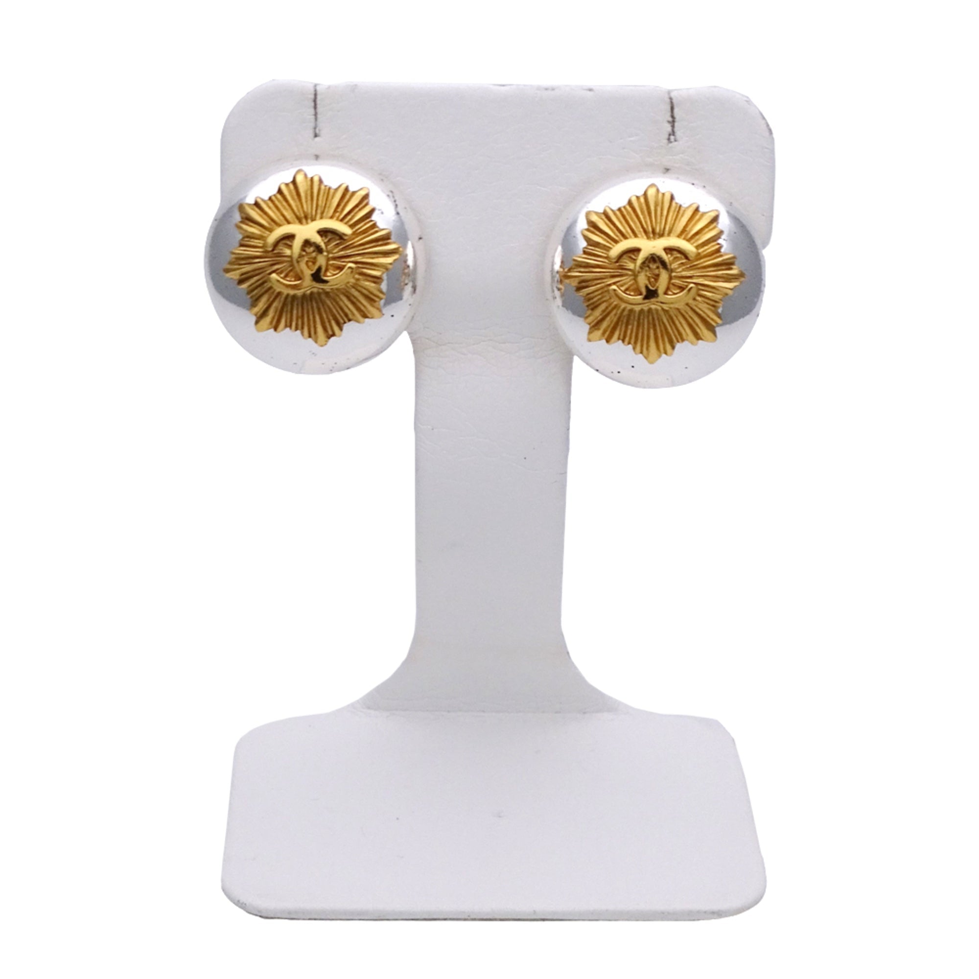 CC Logo Round Clip-On Earrings Metal Gold-Tone Metal