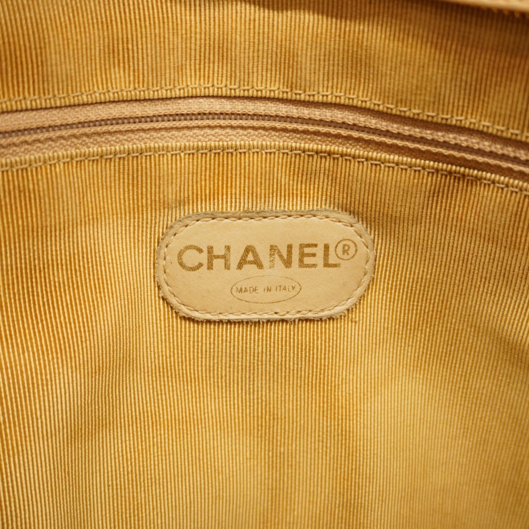 Vintage Stitched CC Shoulder Bag Caviar Medium