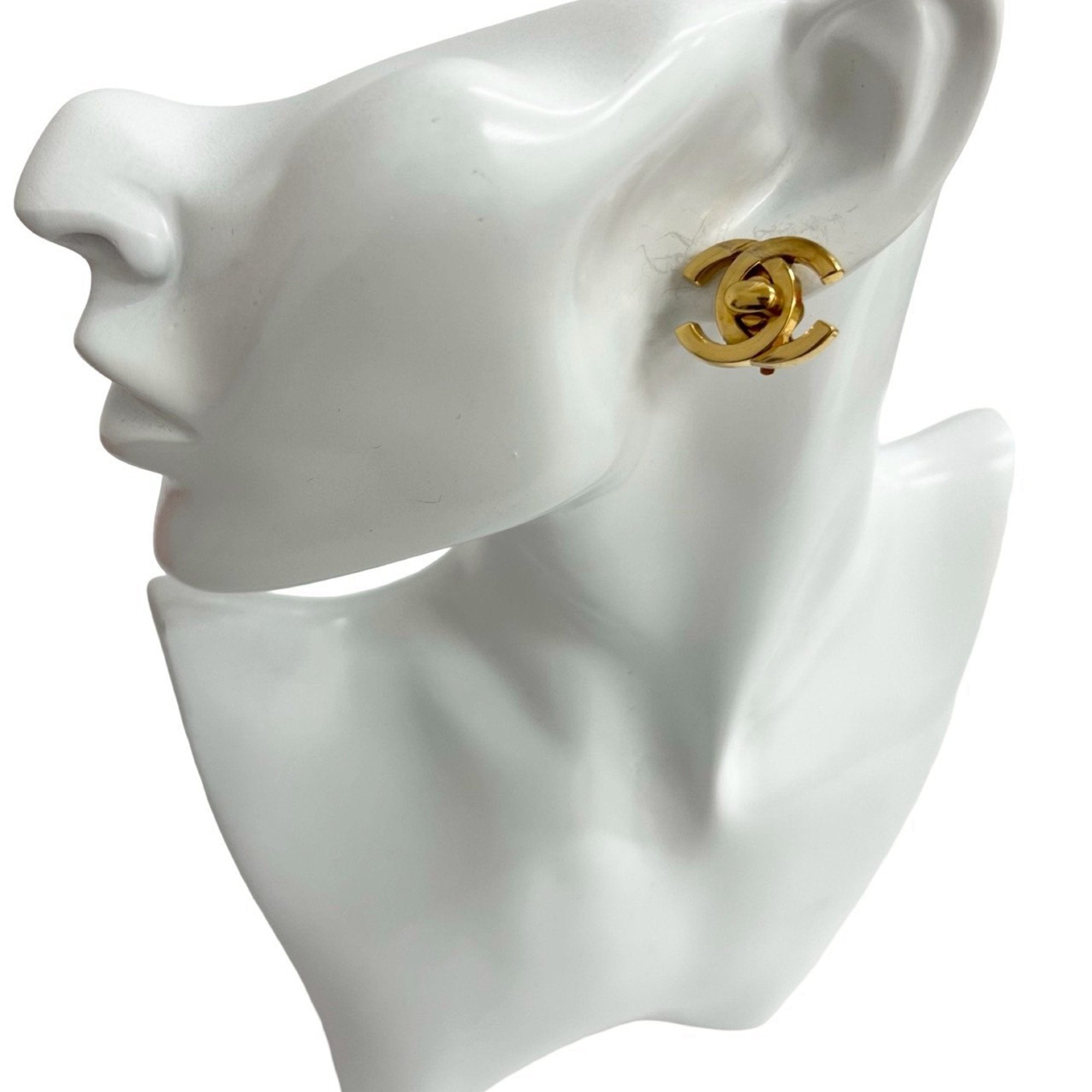 CC Logo Turnlock Clip-On Earrings Metal Gold-Tone Metal