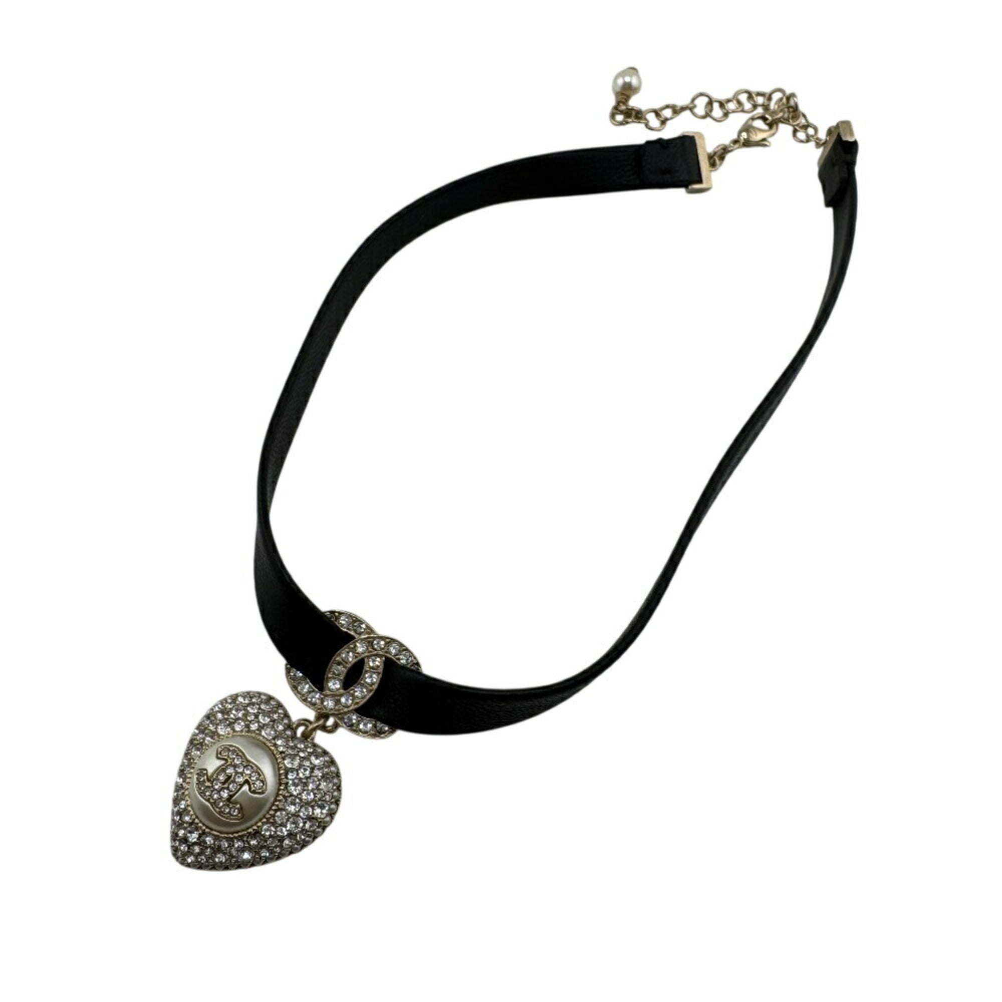 CC Logo Chain Heart Necklace Gold-Tone Metal