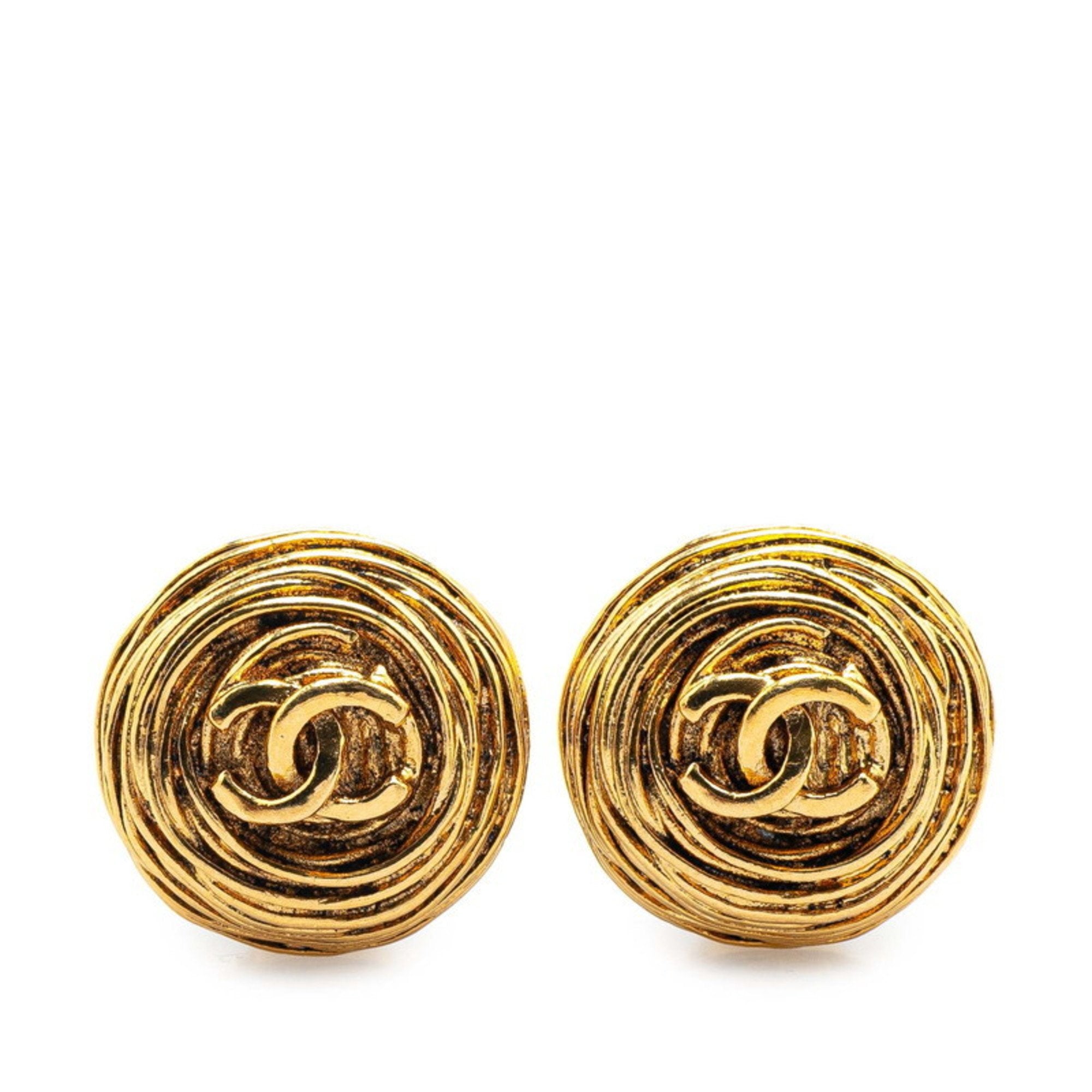 CC Logo Round Clip-On Earrings Metal Gold-Tone Metal